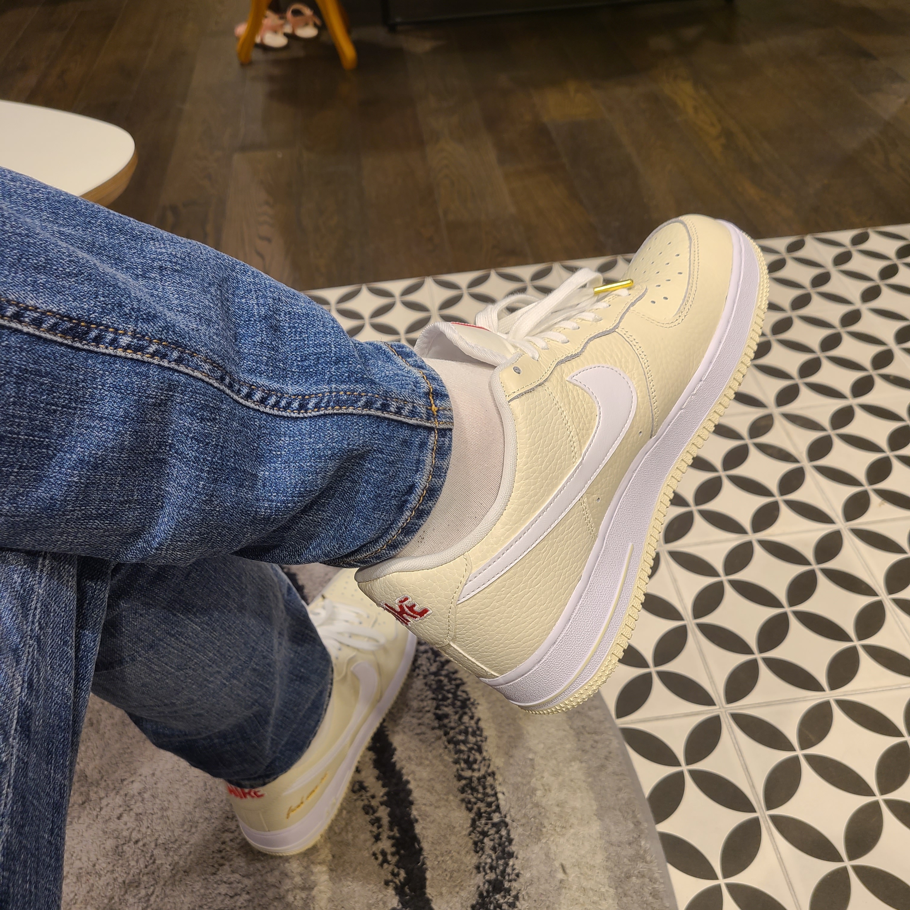 Nike Air Force 1 '07 PRM Popcorn 착용 스타일 - 2