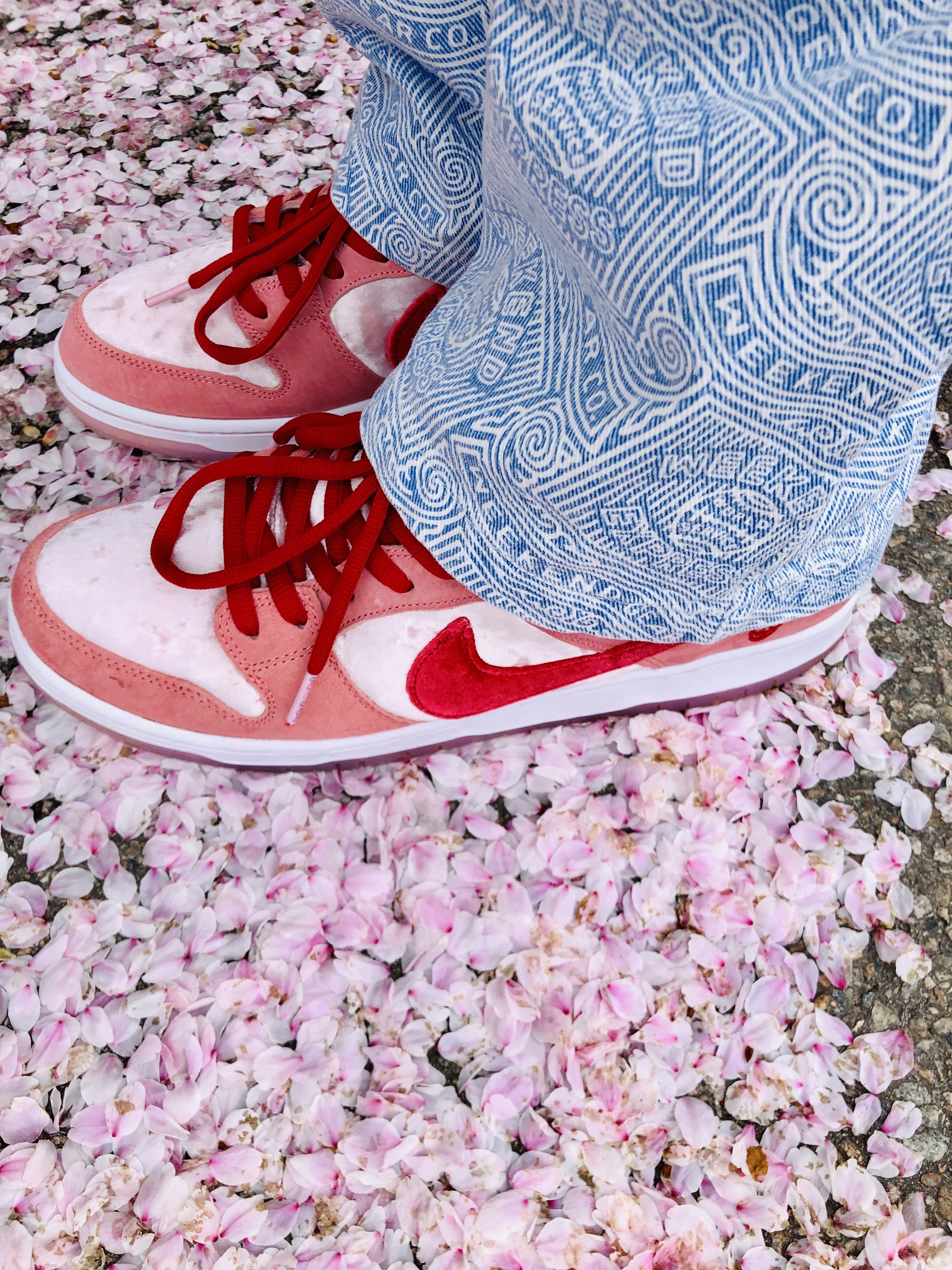 Nike x StrangeLove SB Dunk Low Pink (Regular Box) 착용 스타일 - 3