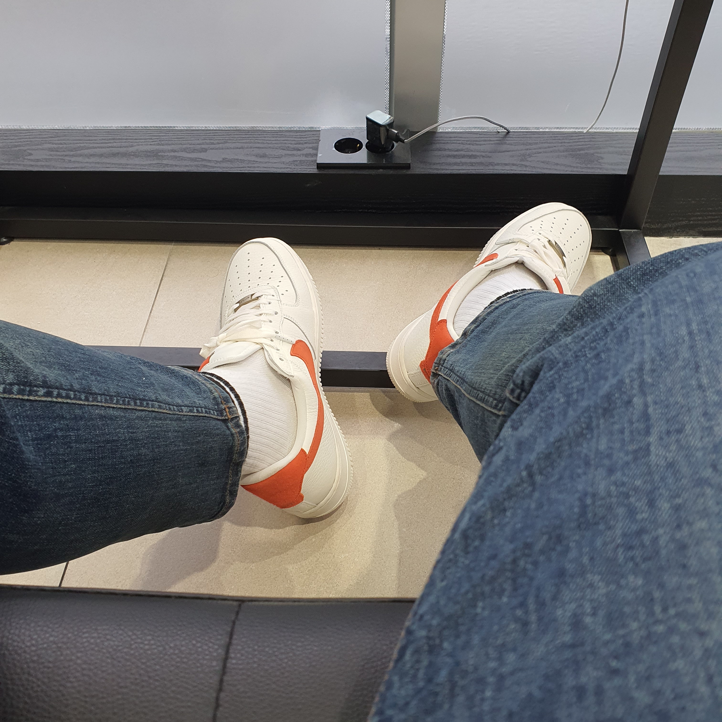 Nike Air Force 1 '07 Craft Mantra Orange 착용 스타일