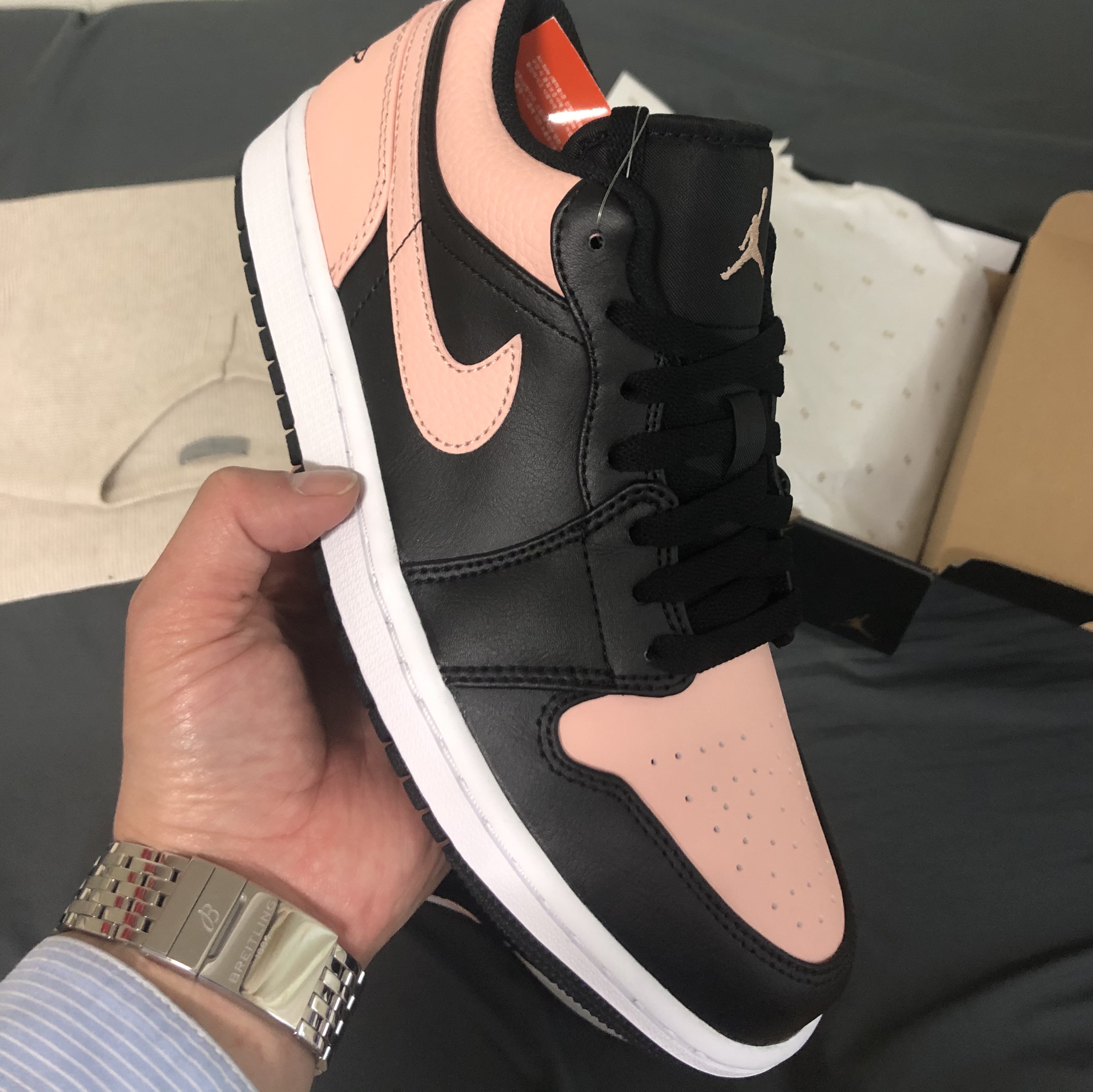 Jordan 1 Low Crimson Tint 착용 스타일