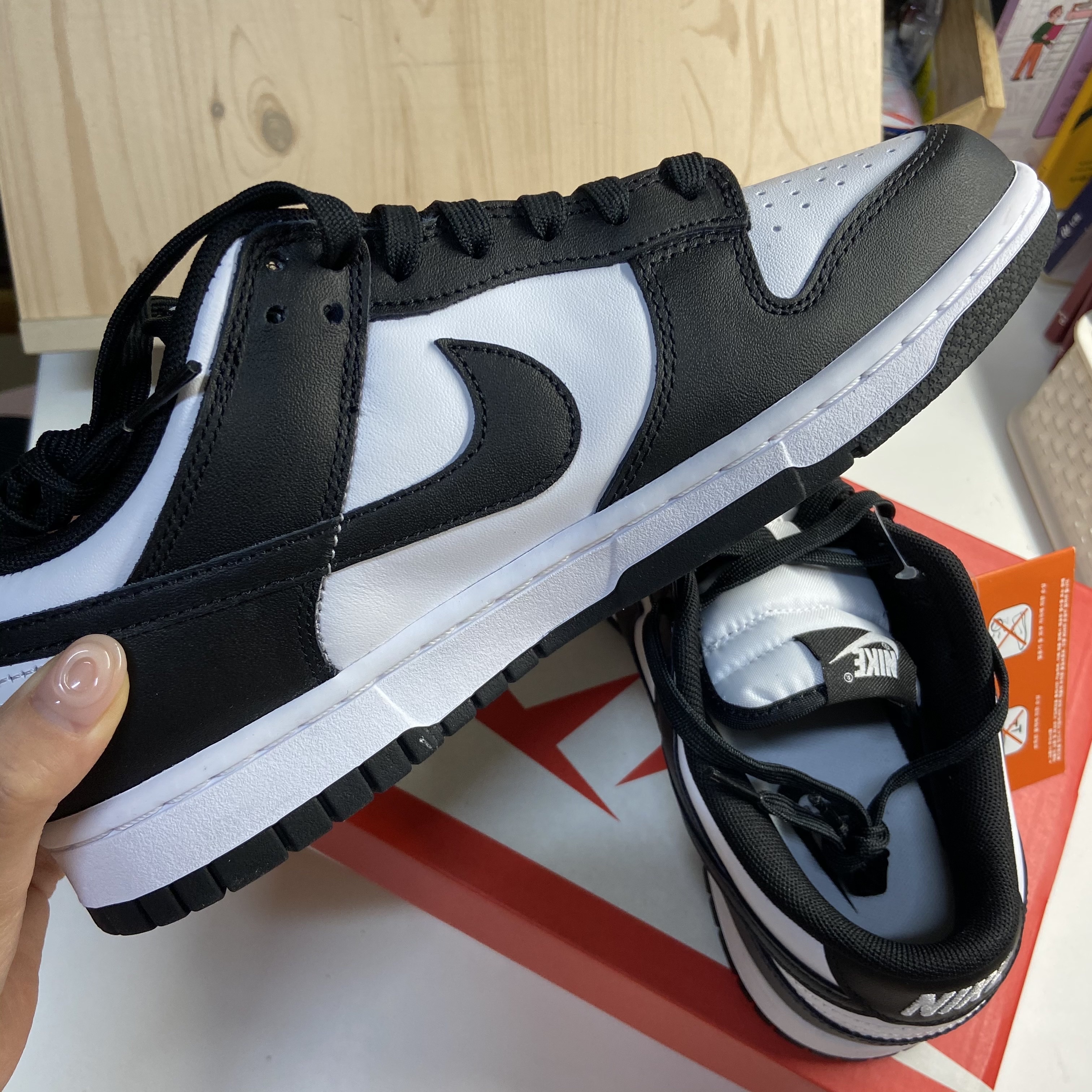 Nike Dunk Low Retro Black 착용 스타일 - 2