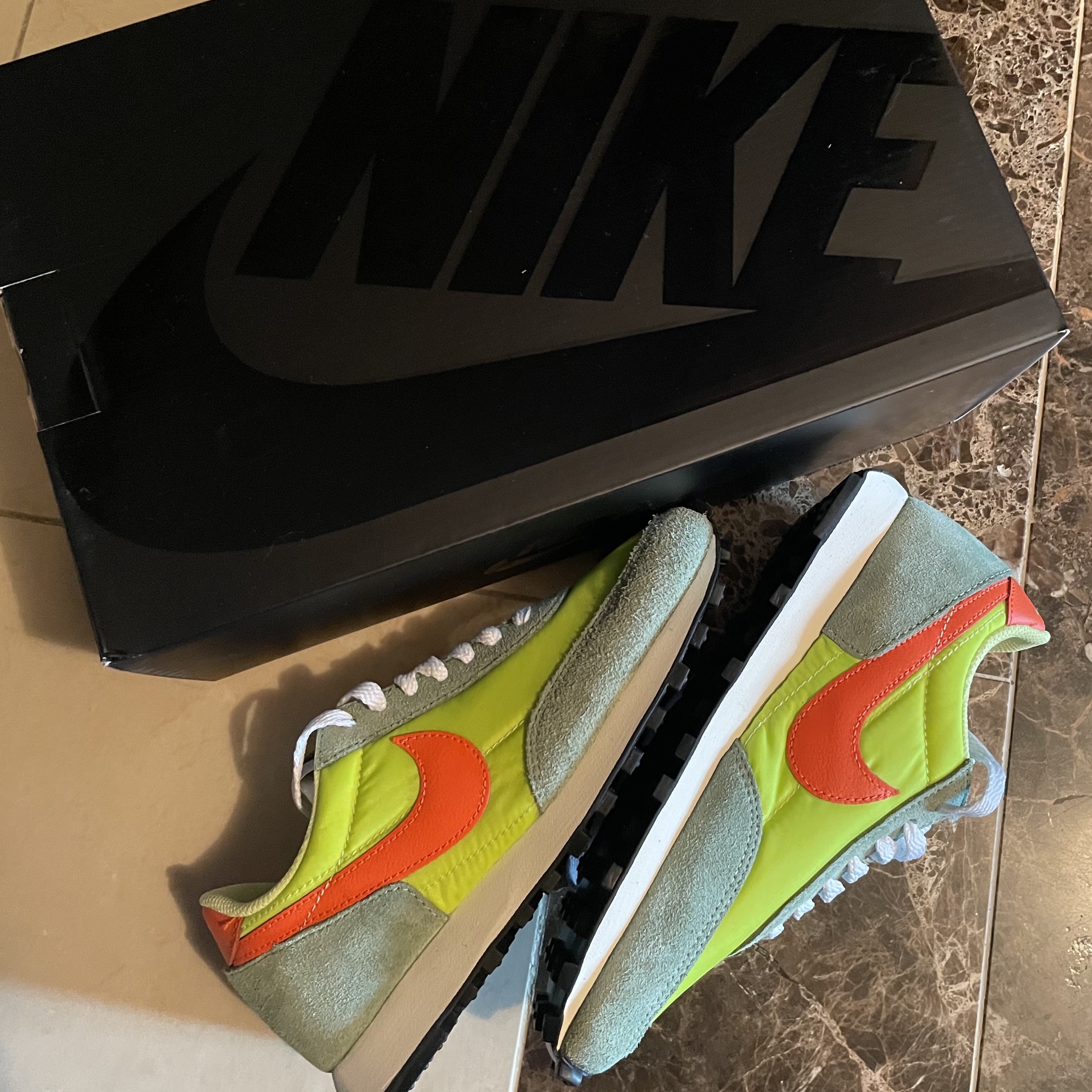 Nike Daybreak Limelight 착용 스타일