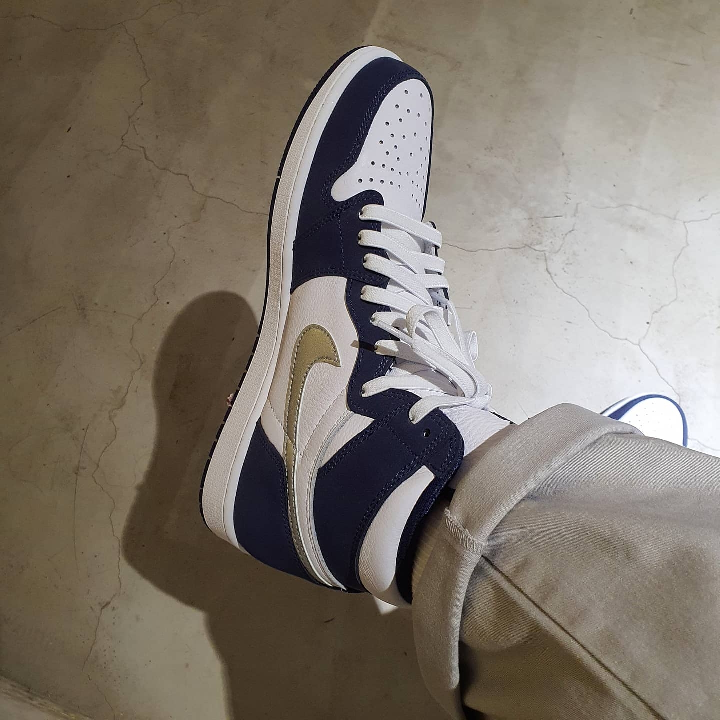 Jordan 1 Retro High OG CO.JP Midnight Navy 착용 스타일 - 2