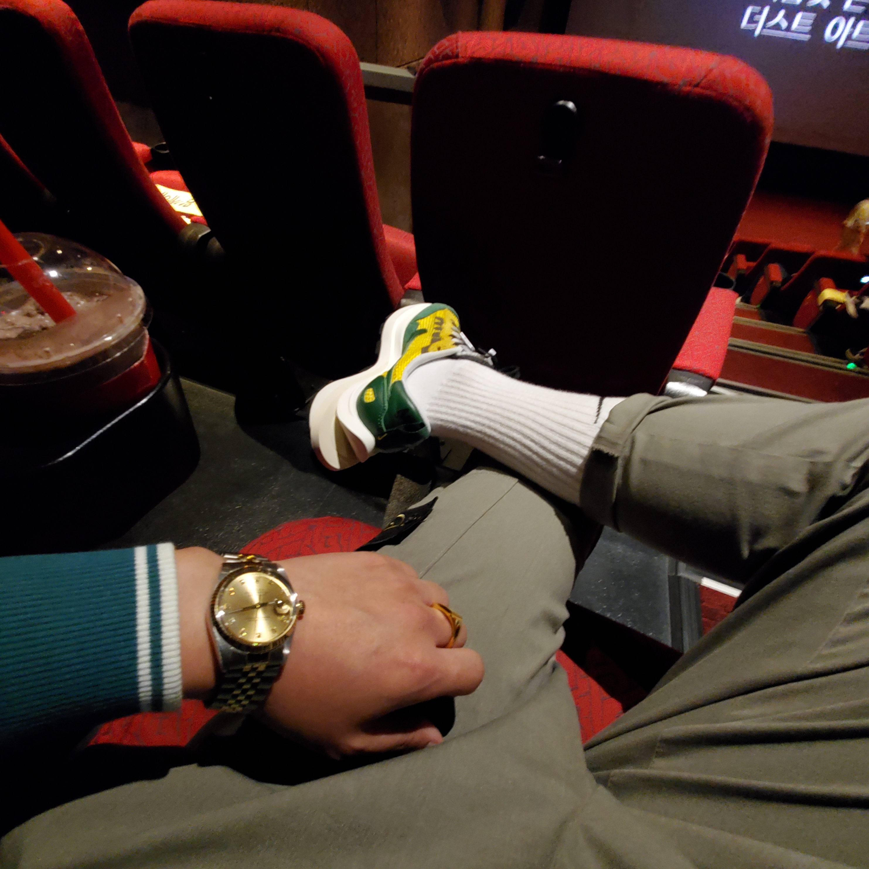 Nike x Sacai VaporWaffle Tour Yellow & Gorge Green Sail 착용 스타일 - 2
