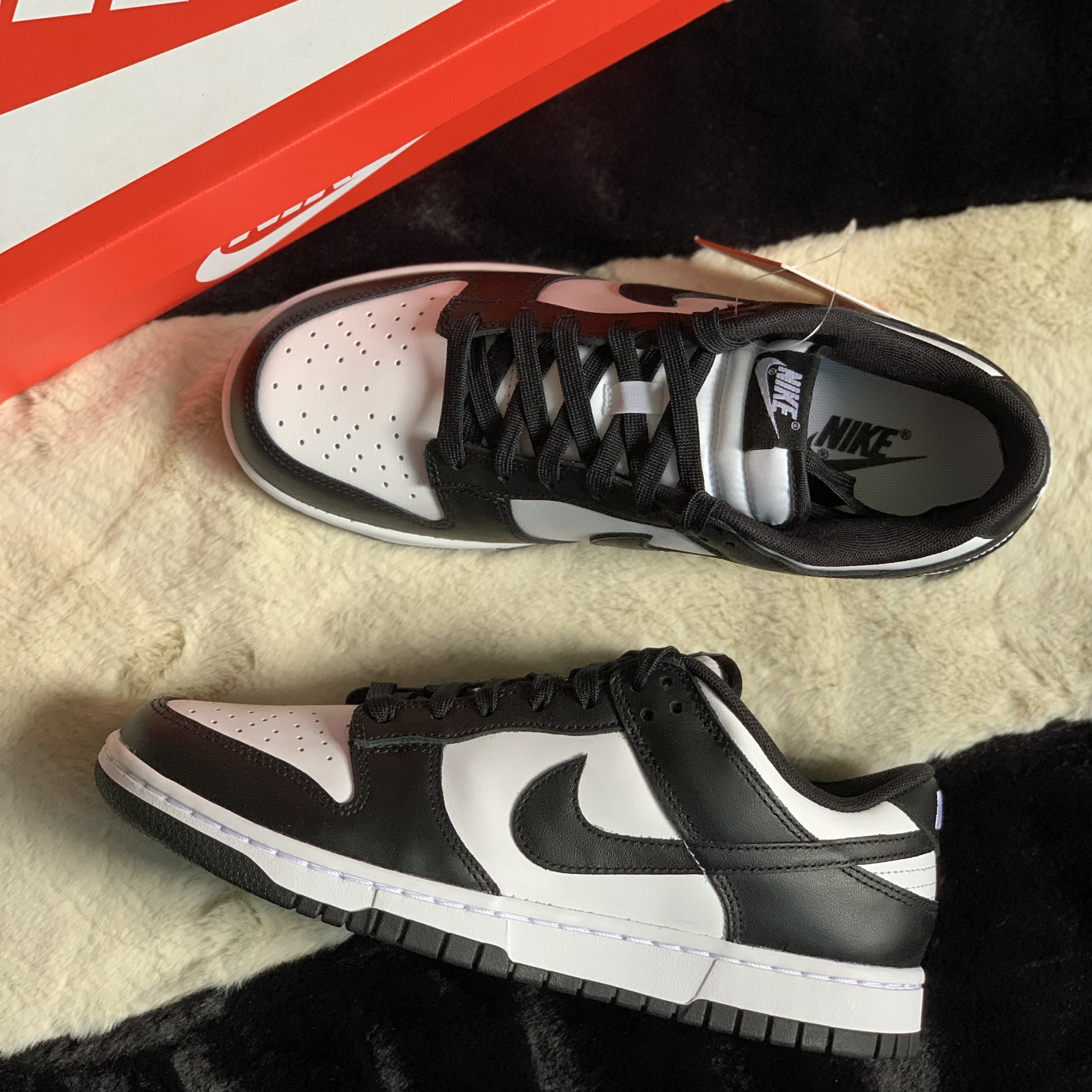 Nike Dunk Low Retro Black 착용 스타일 - 1