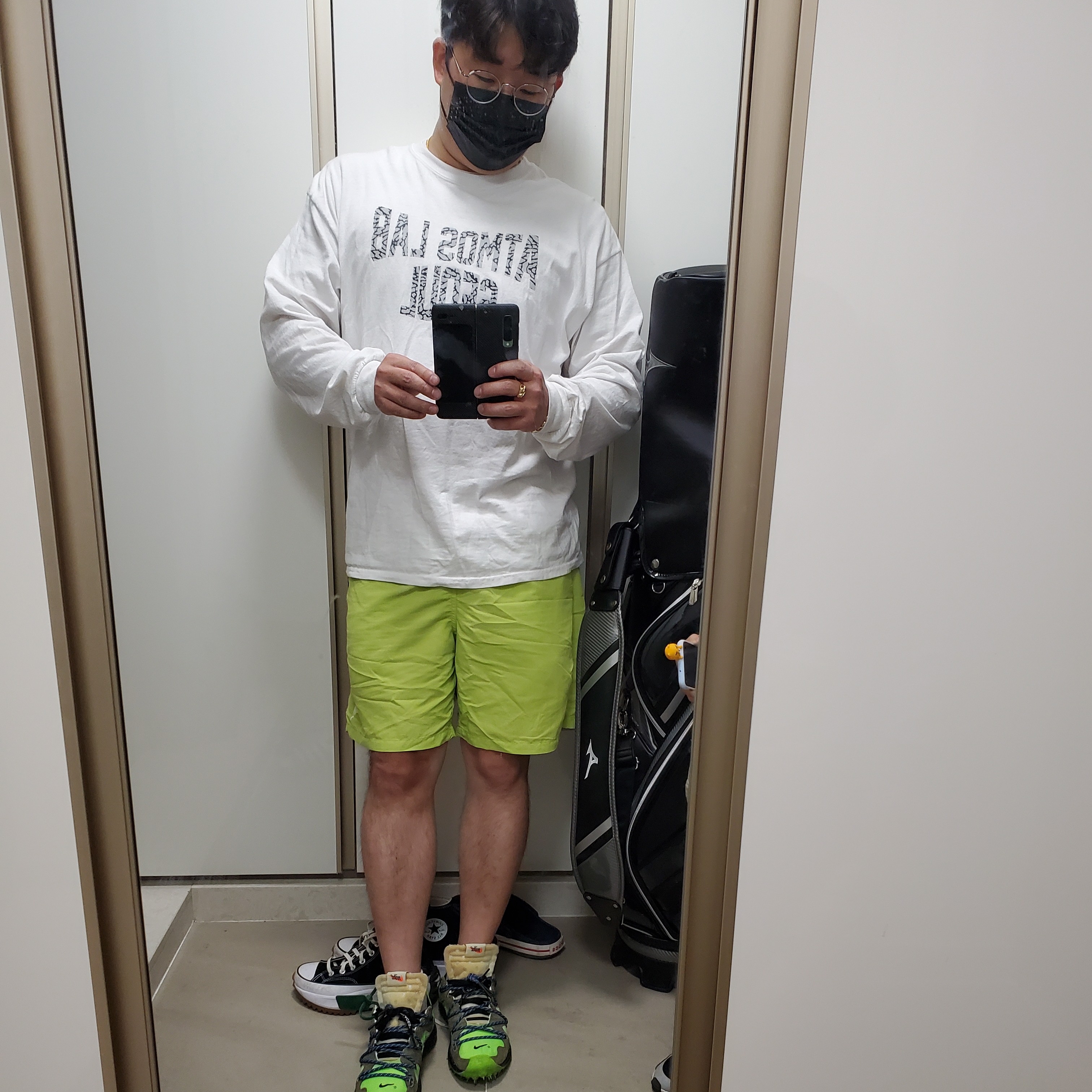(W) Nike x Off-White Zoom Terra Kiger 5 Electric Green 착용 스타일