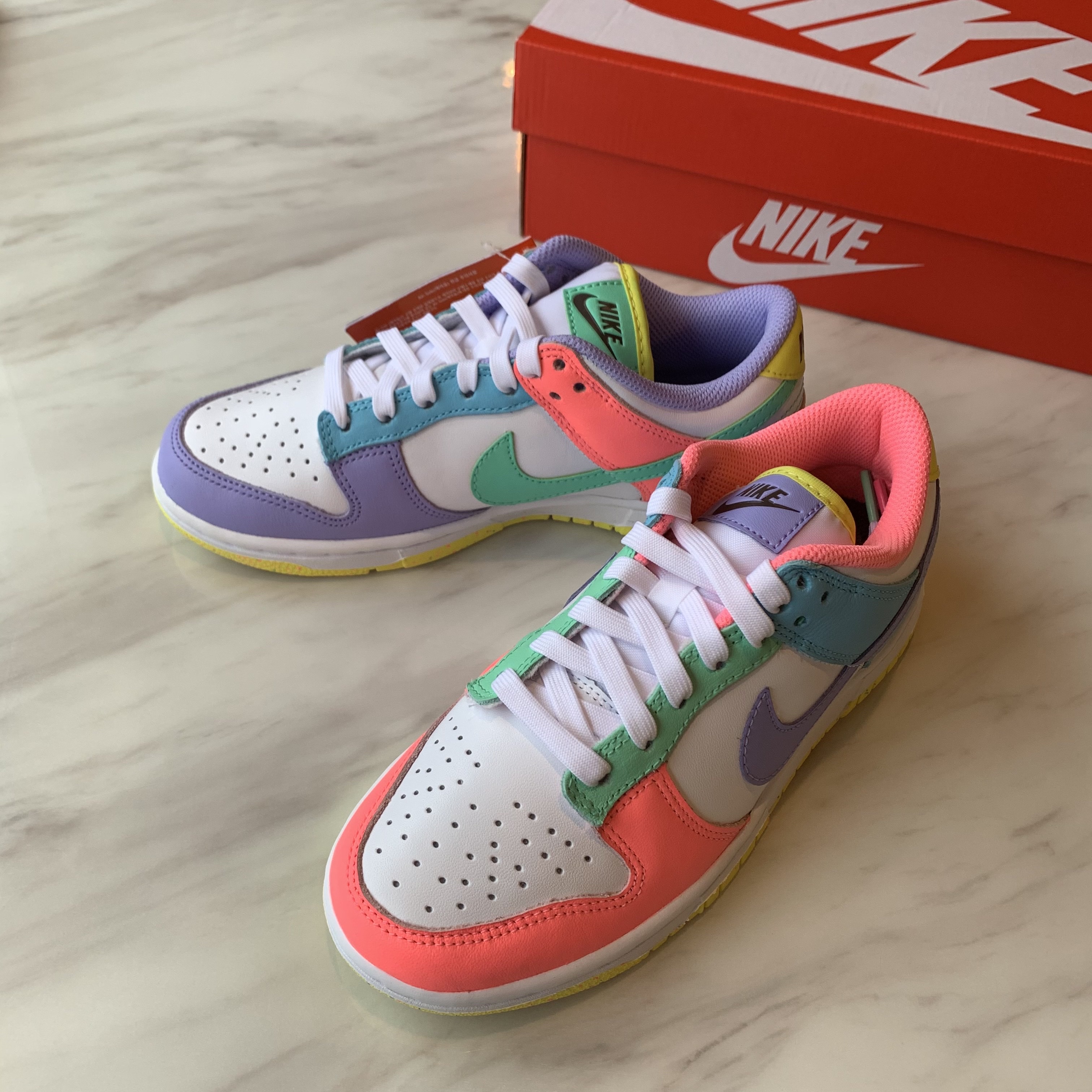 (W) Nike Dunk Low SE Candy 착용 스타일 - 1
