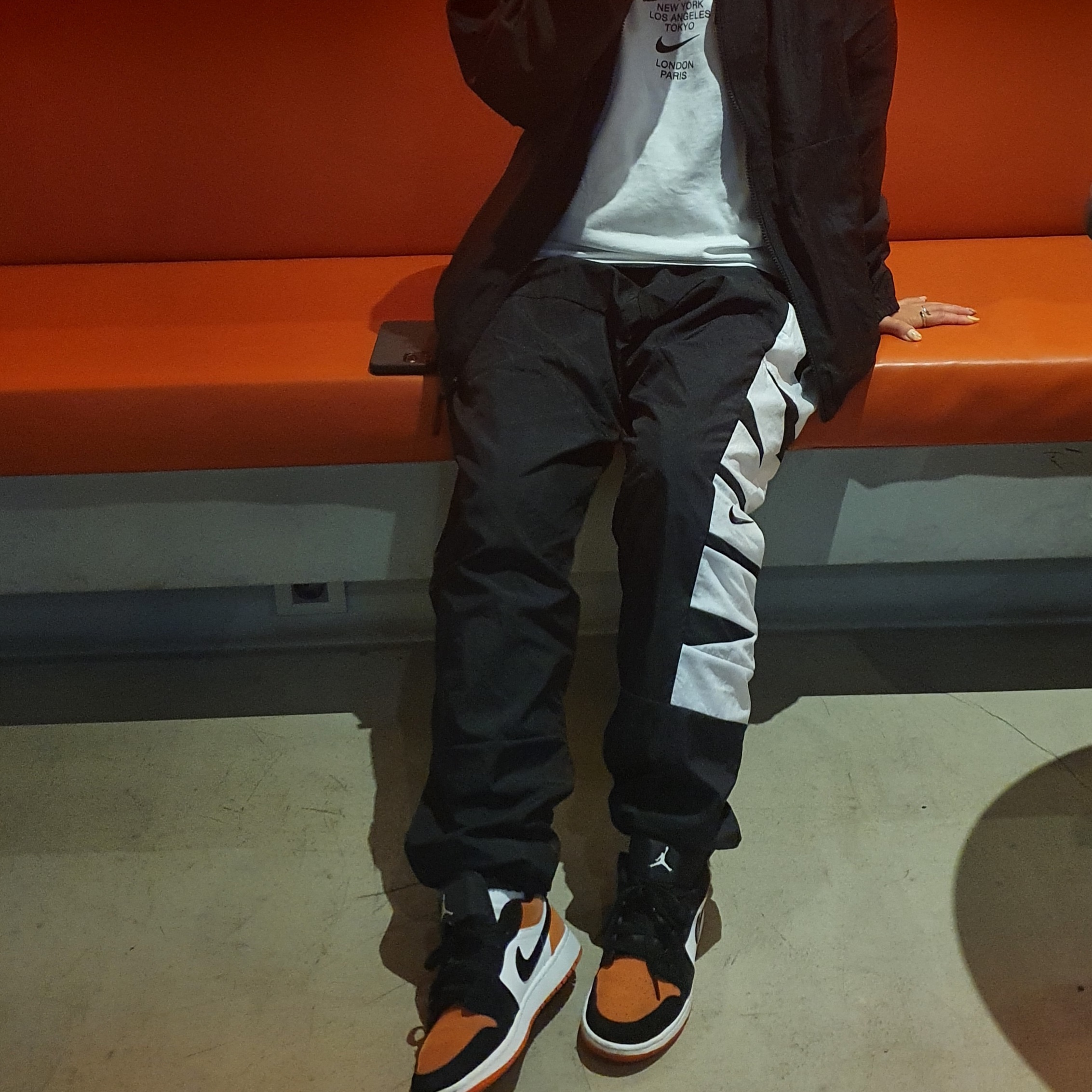 Jordan 1 Low Shattered Backboard, Nike x Stussy WT T-Shirt White - US/EU 착용 스타일