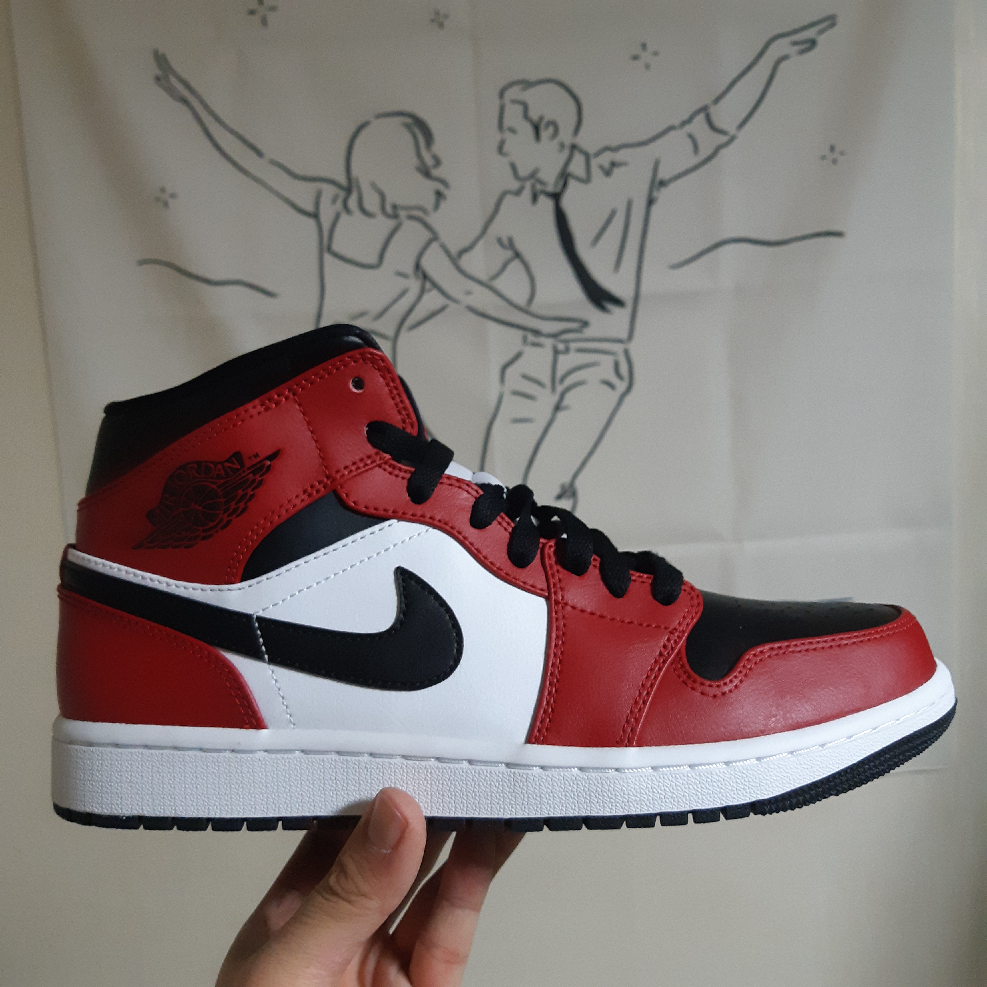 Jordan 1 Retro High OG Defiant SB NYC to Paris, (W) Jordan 1 Retro High OG Silver Toe 착용 스타일 - 3