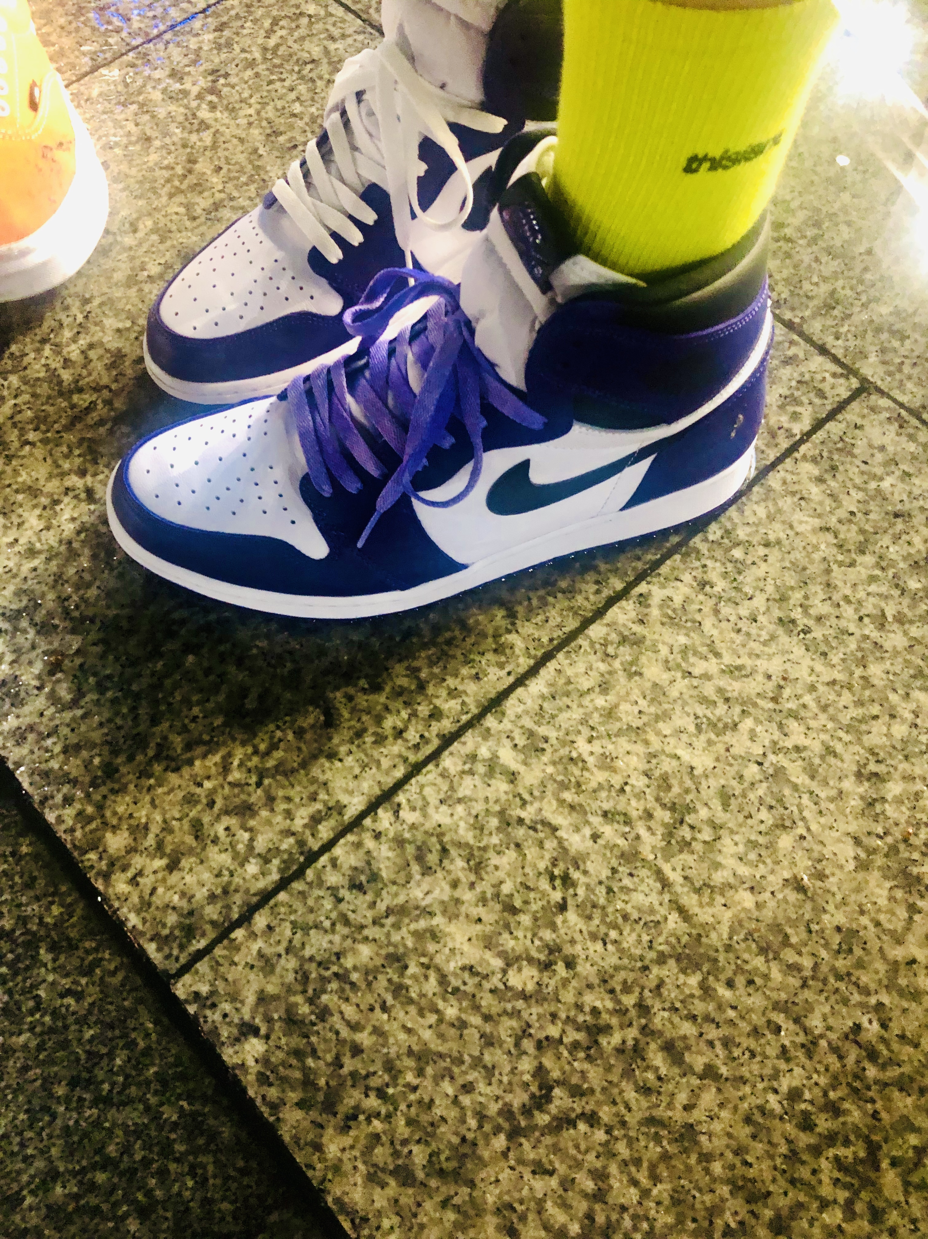 Jordan 1 Retro High OG Court Purple 2020 착용 스타일 - 5