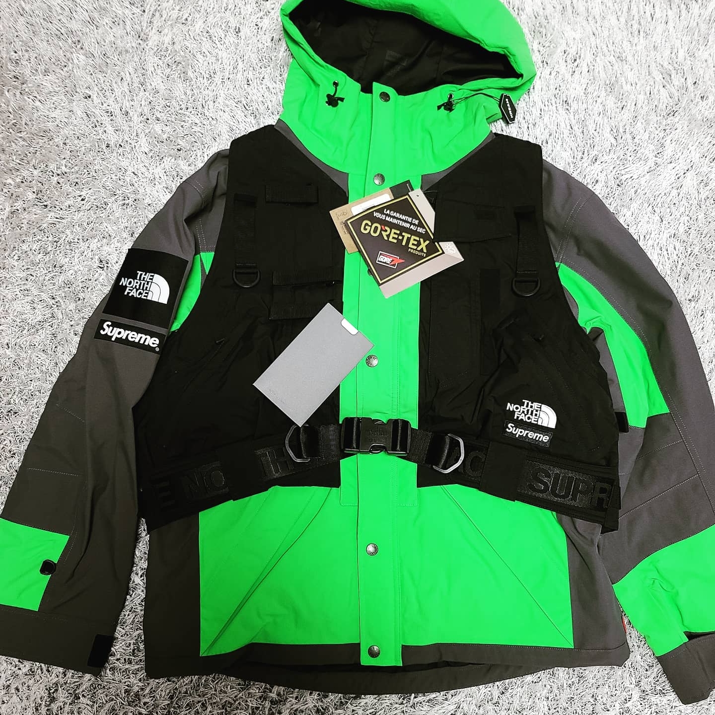Supreme x The North Face RTG Jacket + Vest Green - 20SS 착용 스타일 - 1