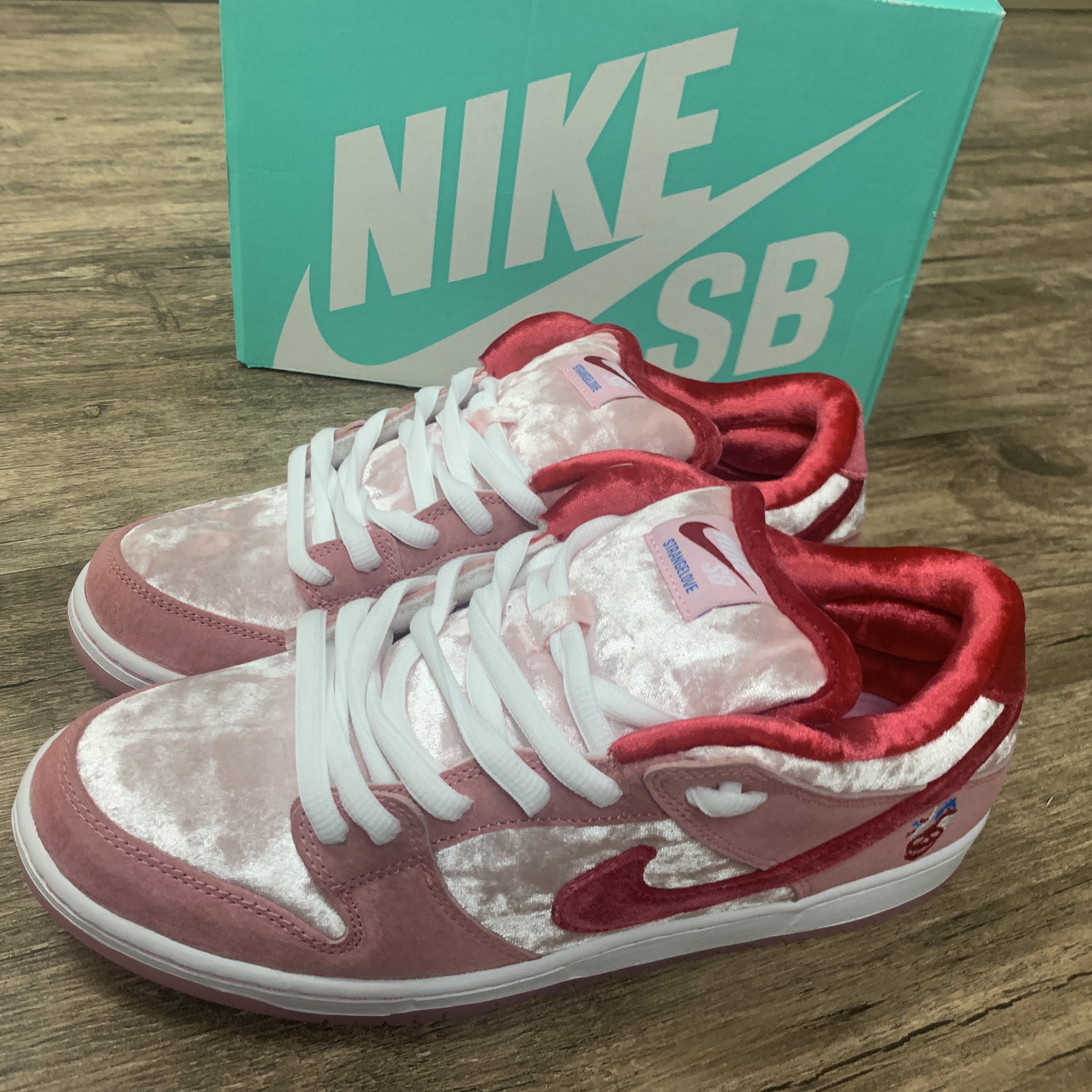 Nike x StrangeLove SB Dunk Low Pink (Regular Box) 착용 스타일