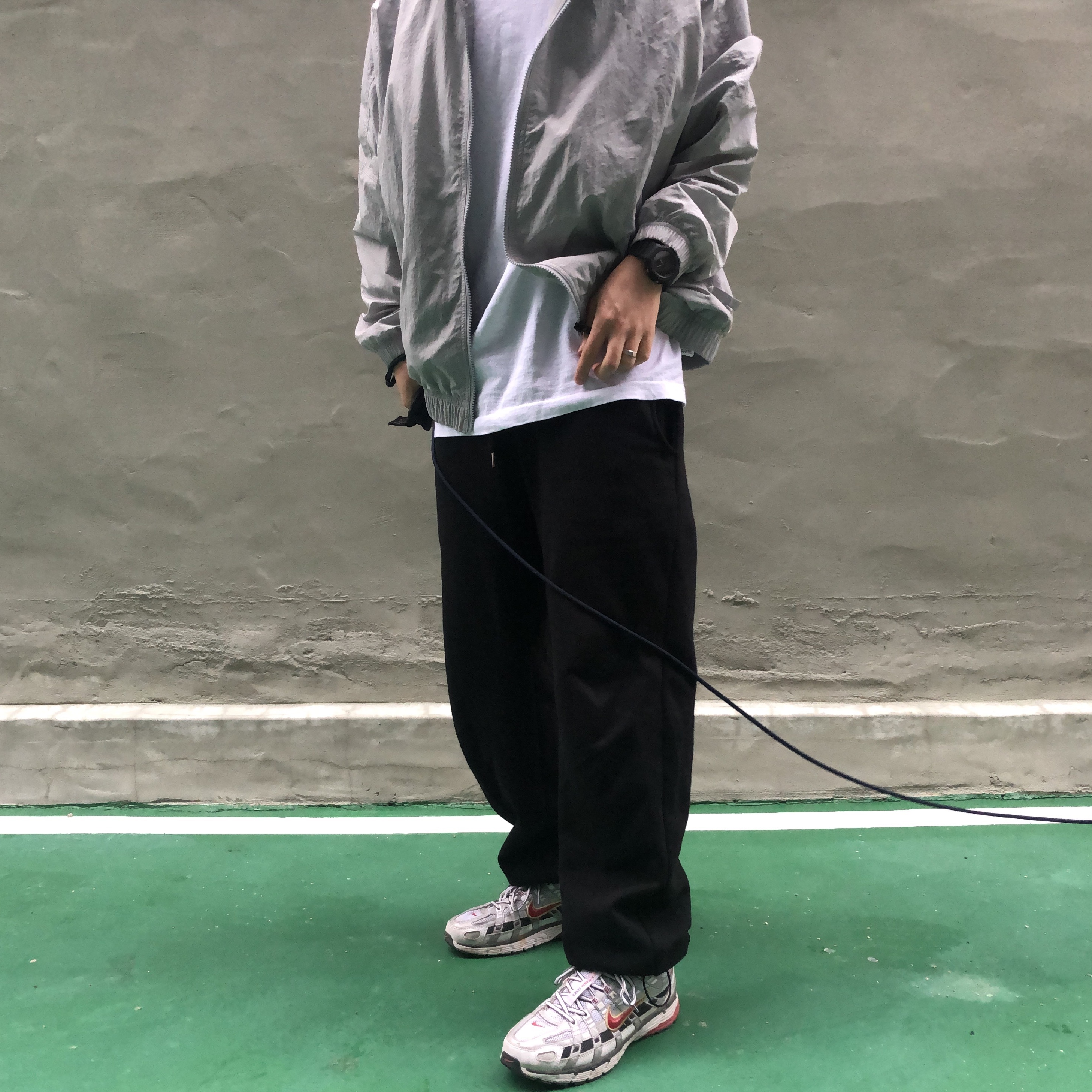 (W) Nike P-6000 Metallic Silver Red, Nike M NRG Track Jacket Grey 착용 스타일 - 2