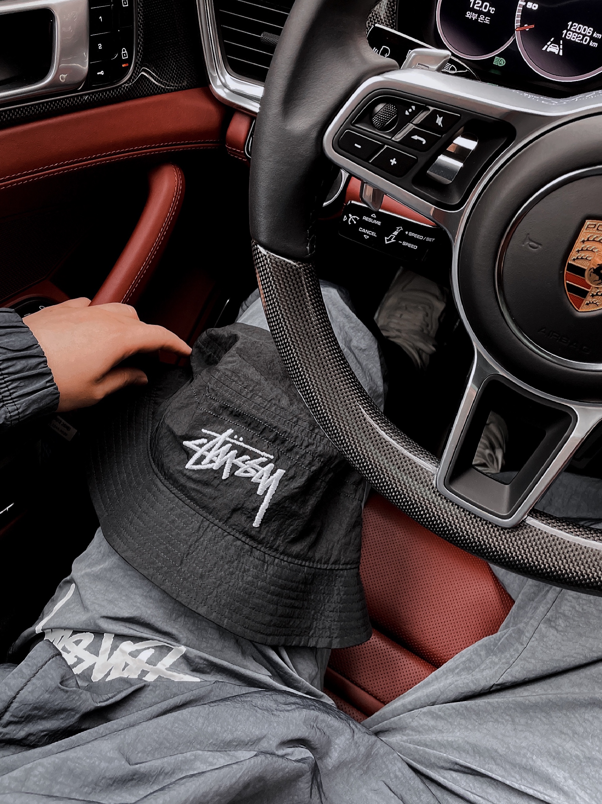Nike x Stussy Beach Pants Off Noir, Nike x Stussy Bucket Hat Black 착용 스타일