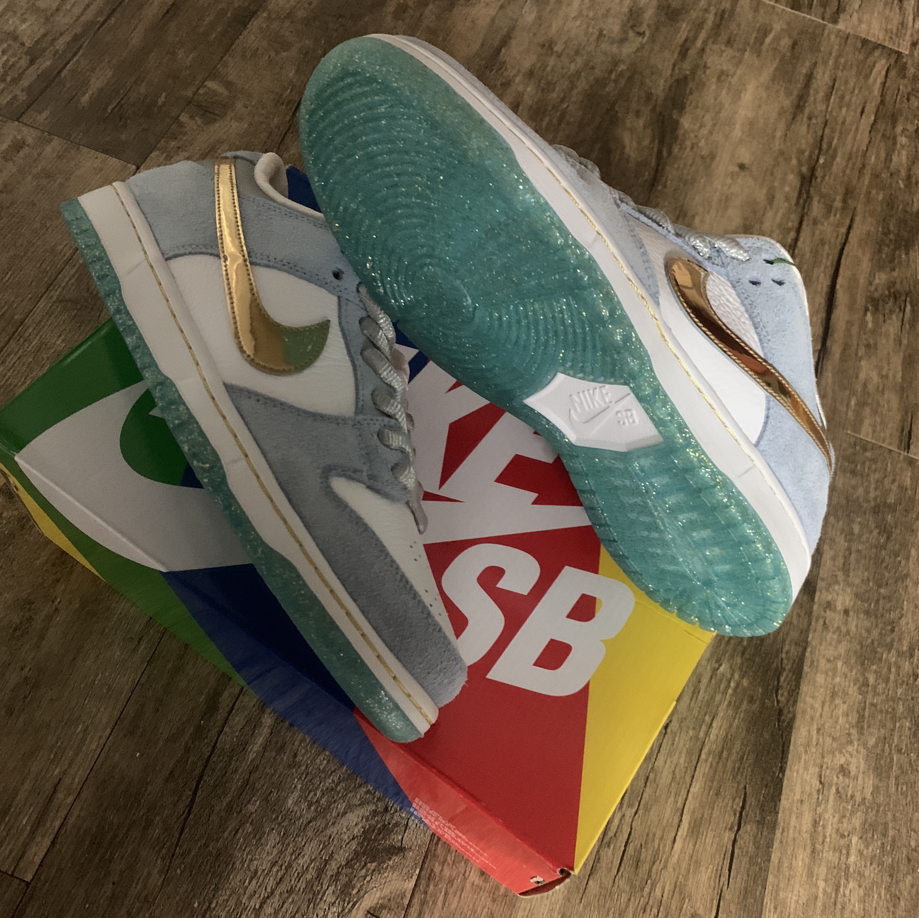 Nike x Sean Cliver SB Dunk Low Holiday Special 착용 스타일