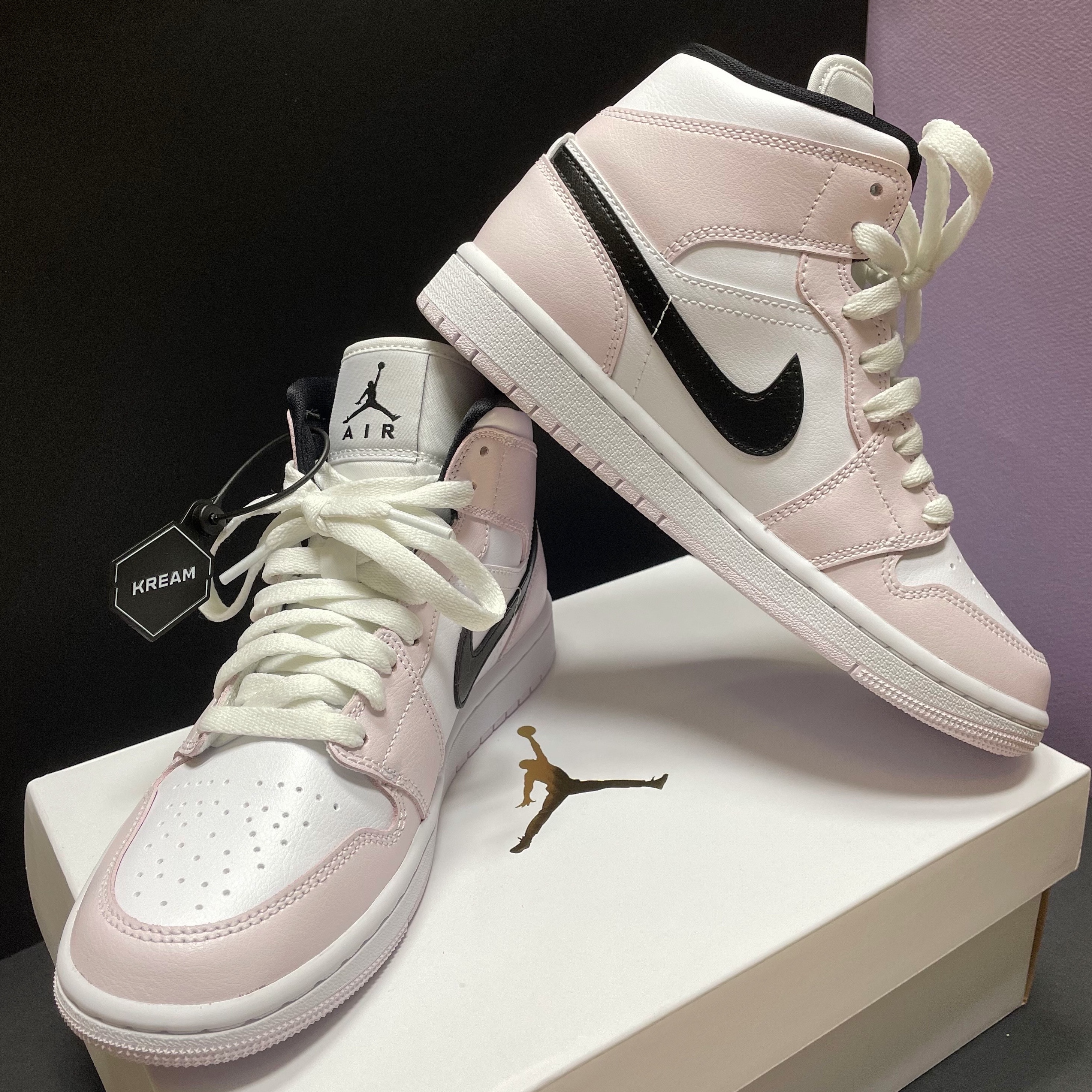 (W) Jordan 1 Mid Barely Rose 착용 스타일