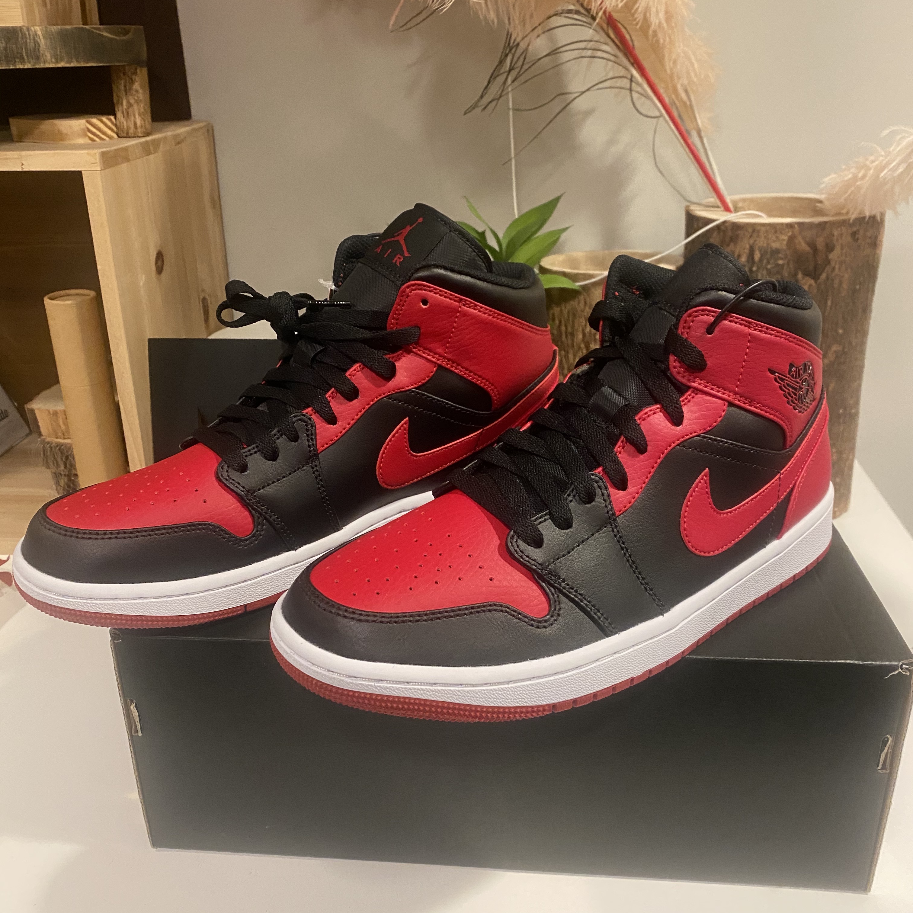 Jordan 1 Mid Bred Banned 2020 착용 스타일 - 2