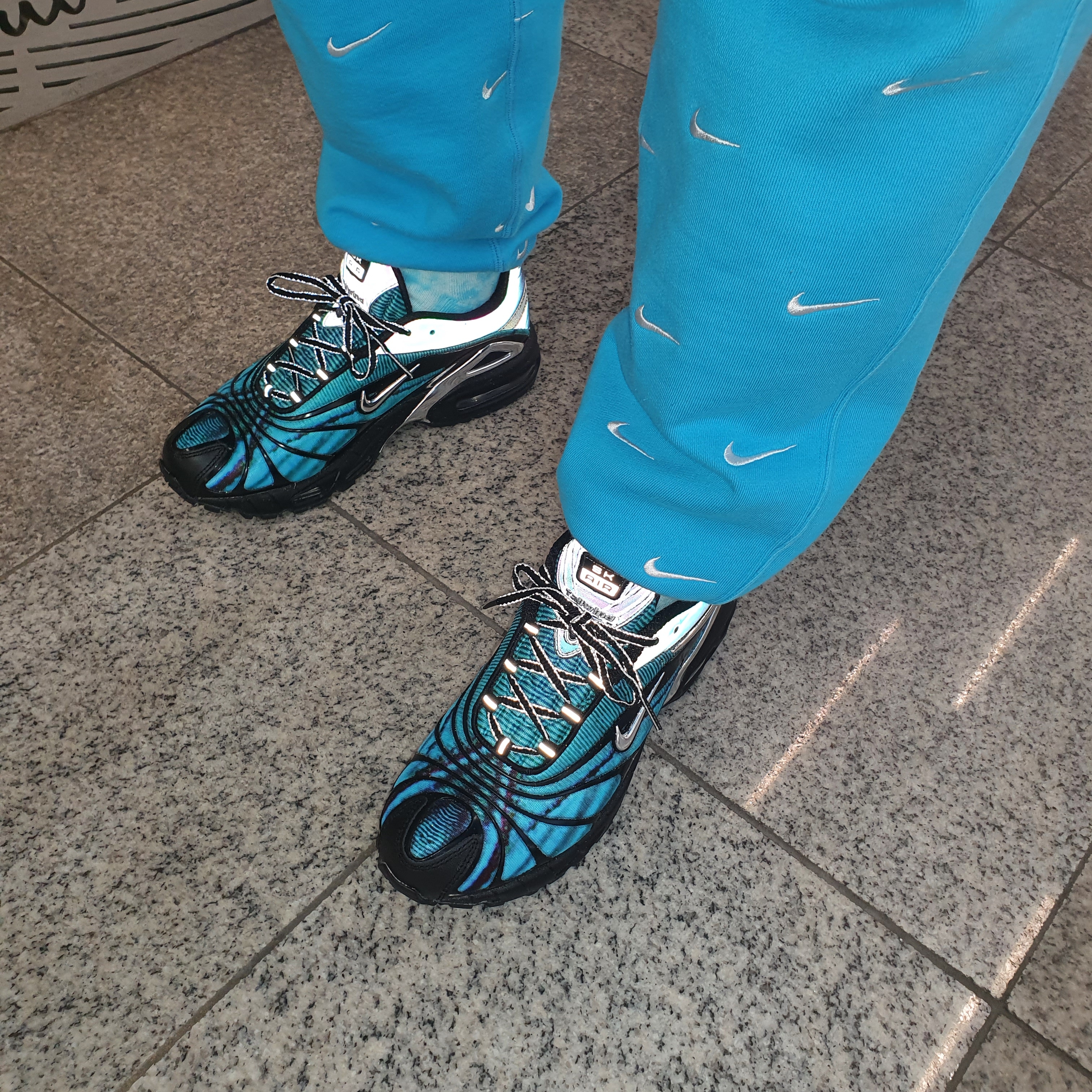 Nike x Skepta Air Max Tailwind 5 Chrome Blue 착용 스타일 - 4