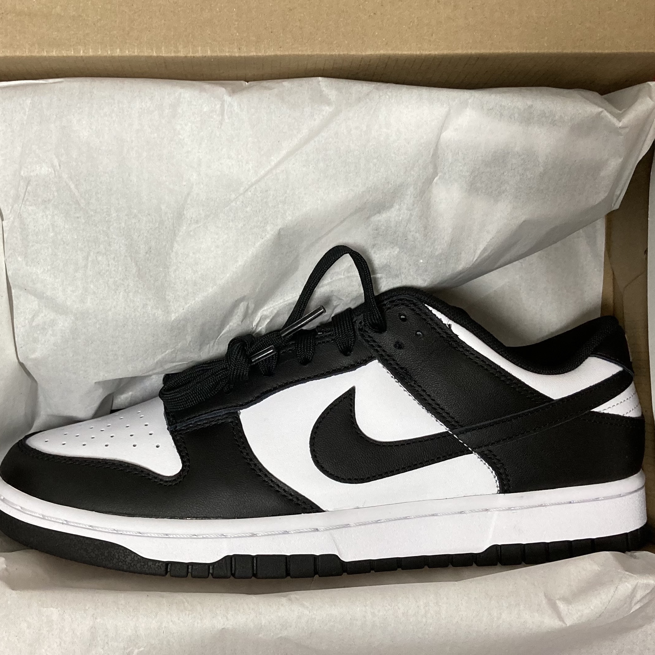 Nike Dunk Low Retro Black 착용 스타일 - 2