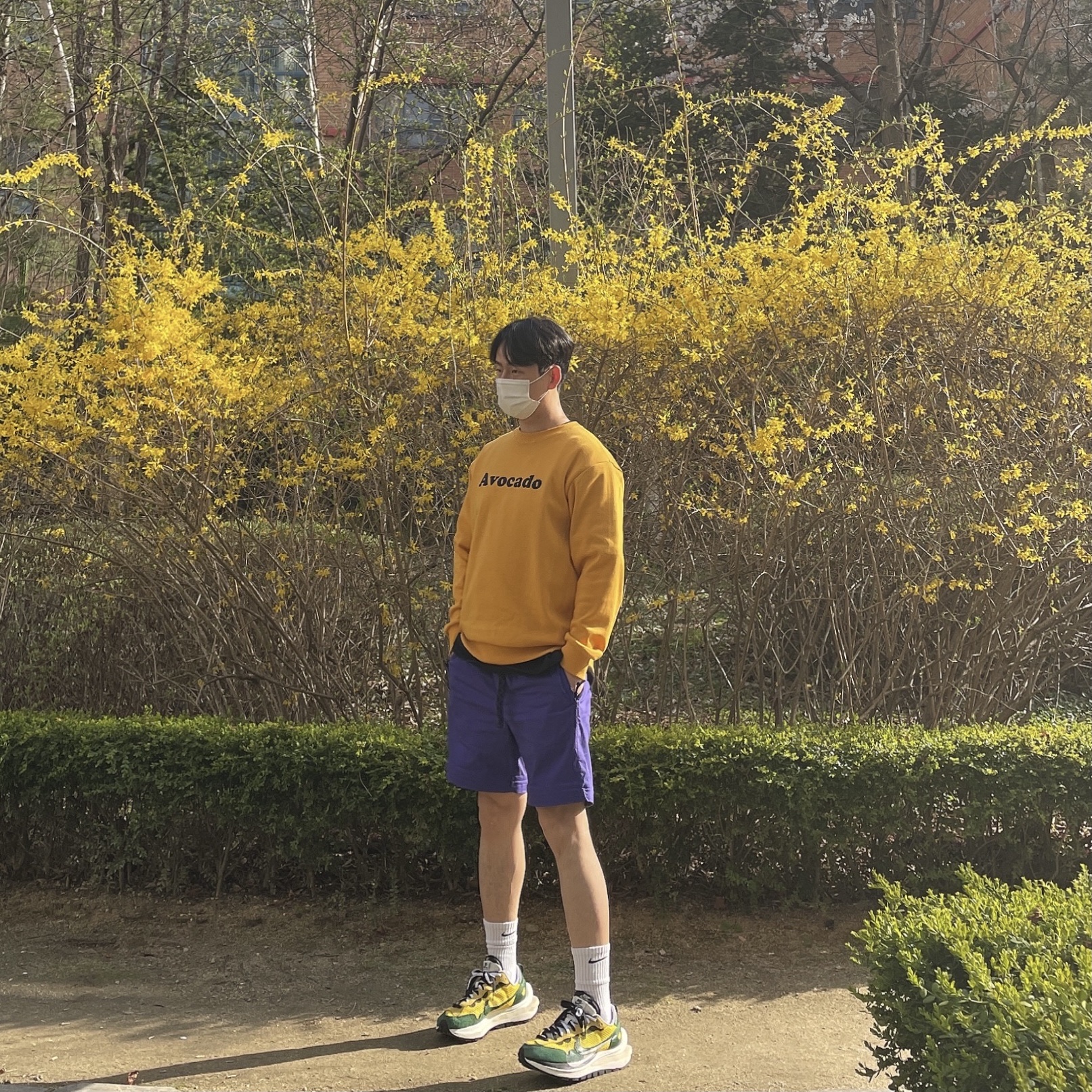 Nike x Sacai VaporWaffle Tour Yellow & Gorge Green Sail 착용 스타일