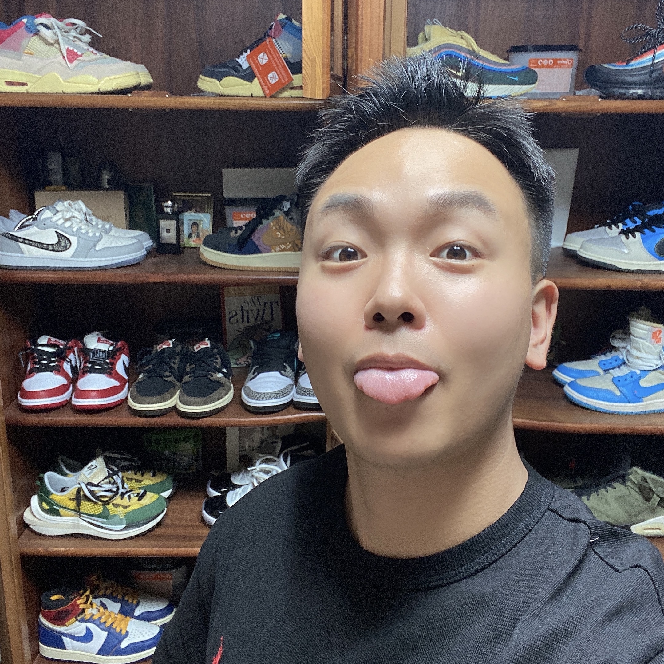 Jordan 4 x Union Retro Guava Ice, Jordan 4 x Union Retro Off Noir ์ฐฉ์ฉ ์คํ์ผ
