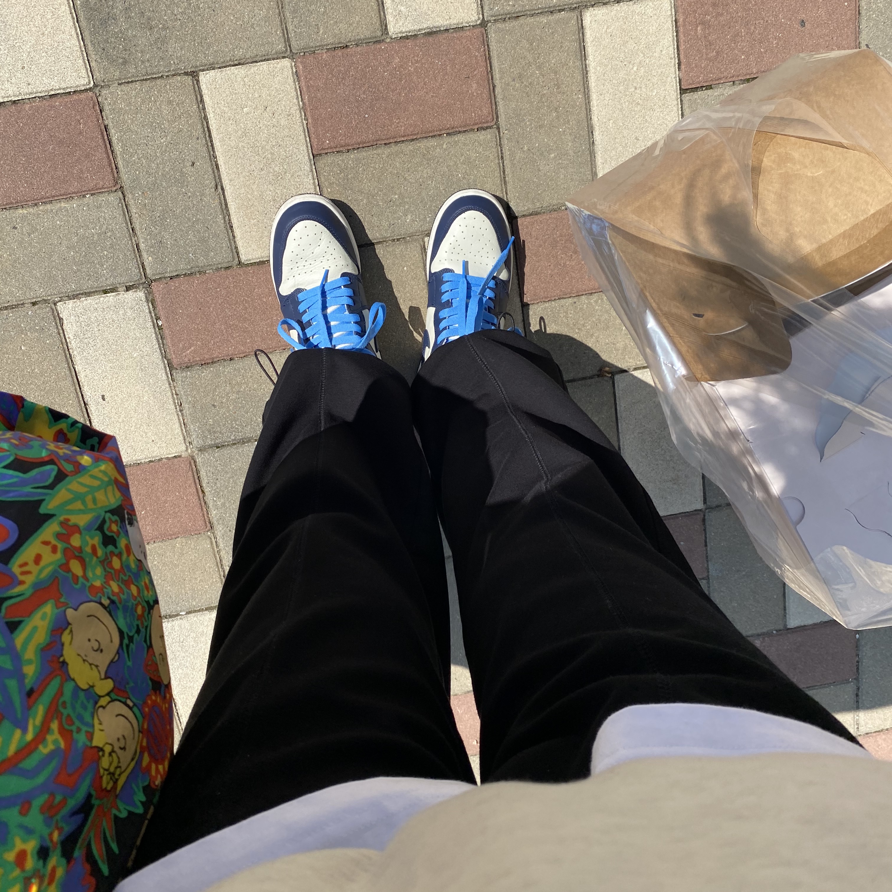 Jordan 1 Retro High Obsidian UNC, (GS) Jordan 1 Retro High Obsidian UNC 착용 스타일 - 1