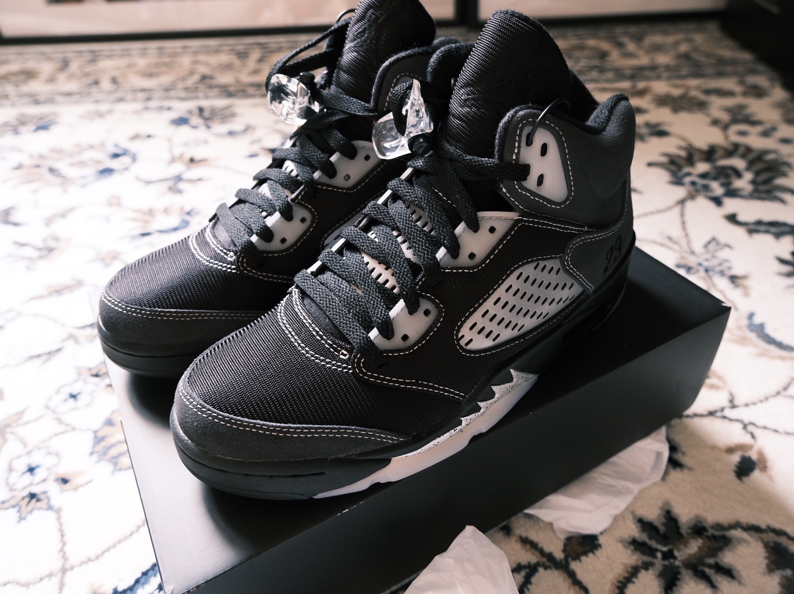 Jordan 5 Retro Anthracite 착용 스타일