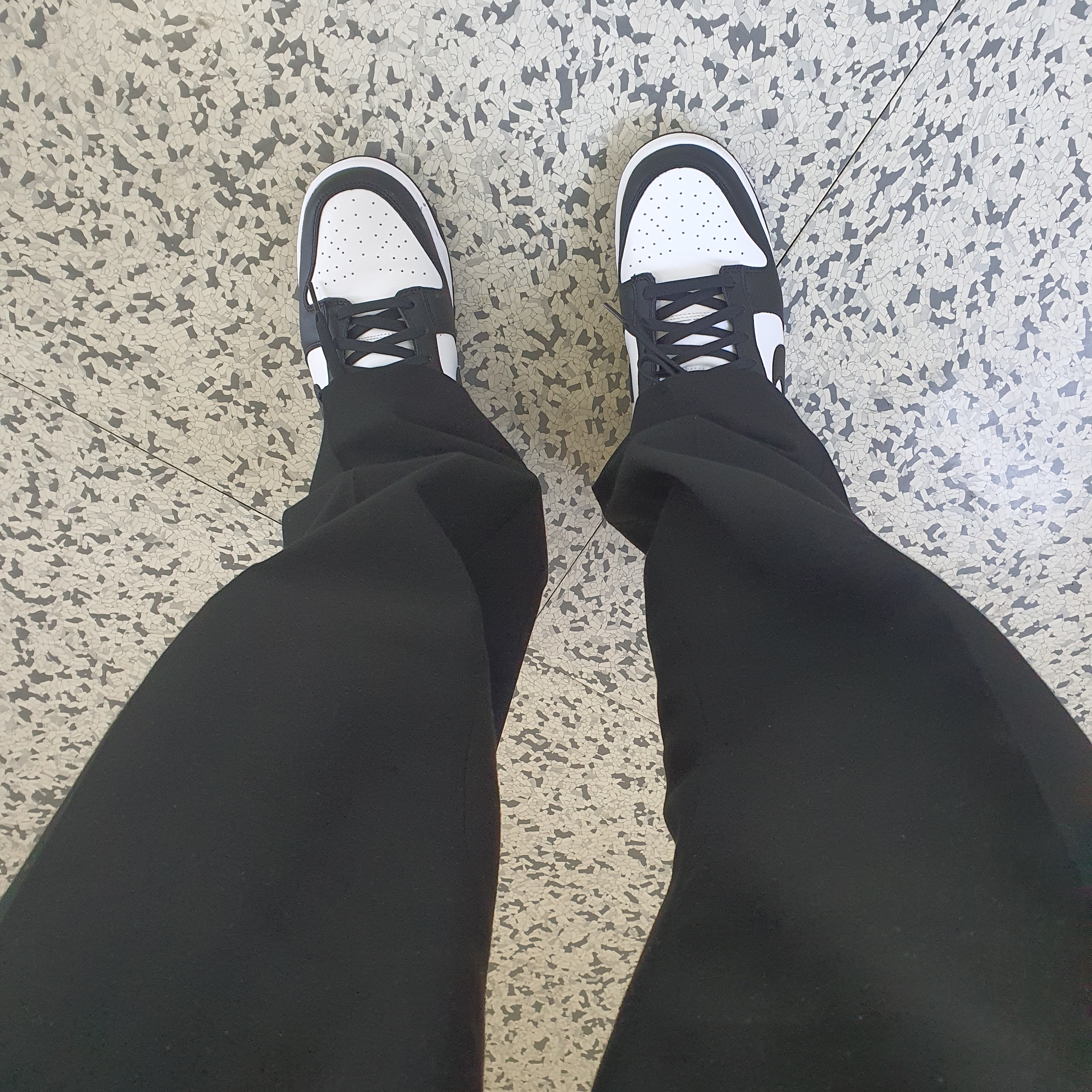 Nike Dunk Low Retro Black 착용 스타일 - 2