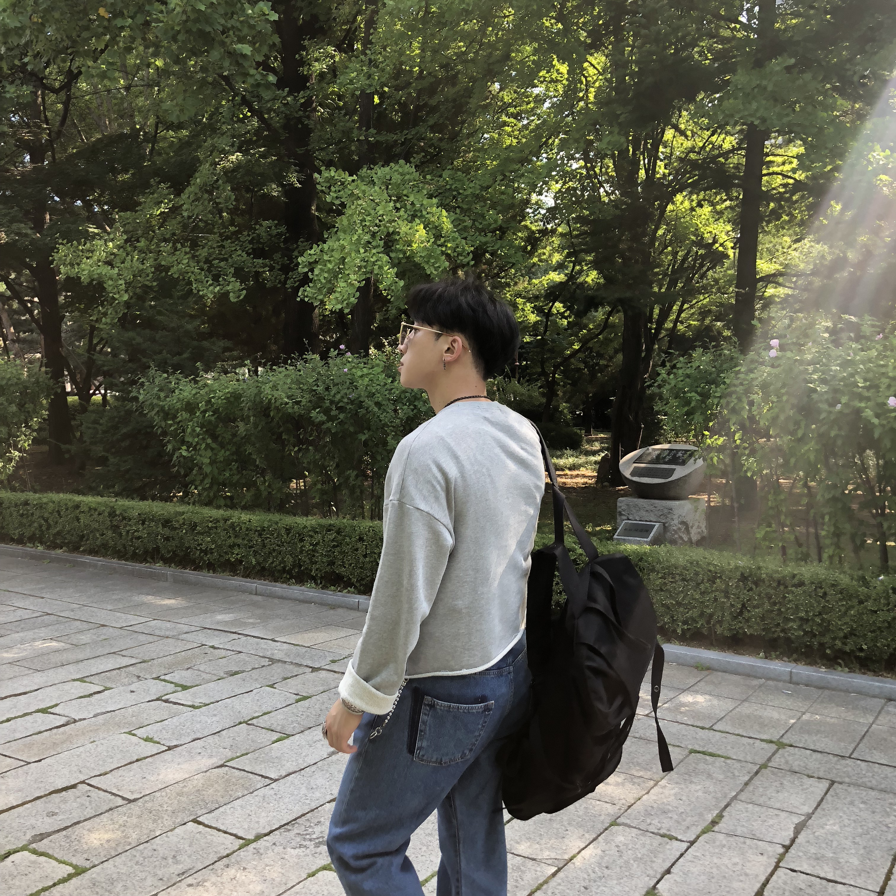 Balenciaga Triple S Trainer Grey 2018 착용 스타일 - 4
