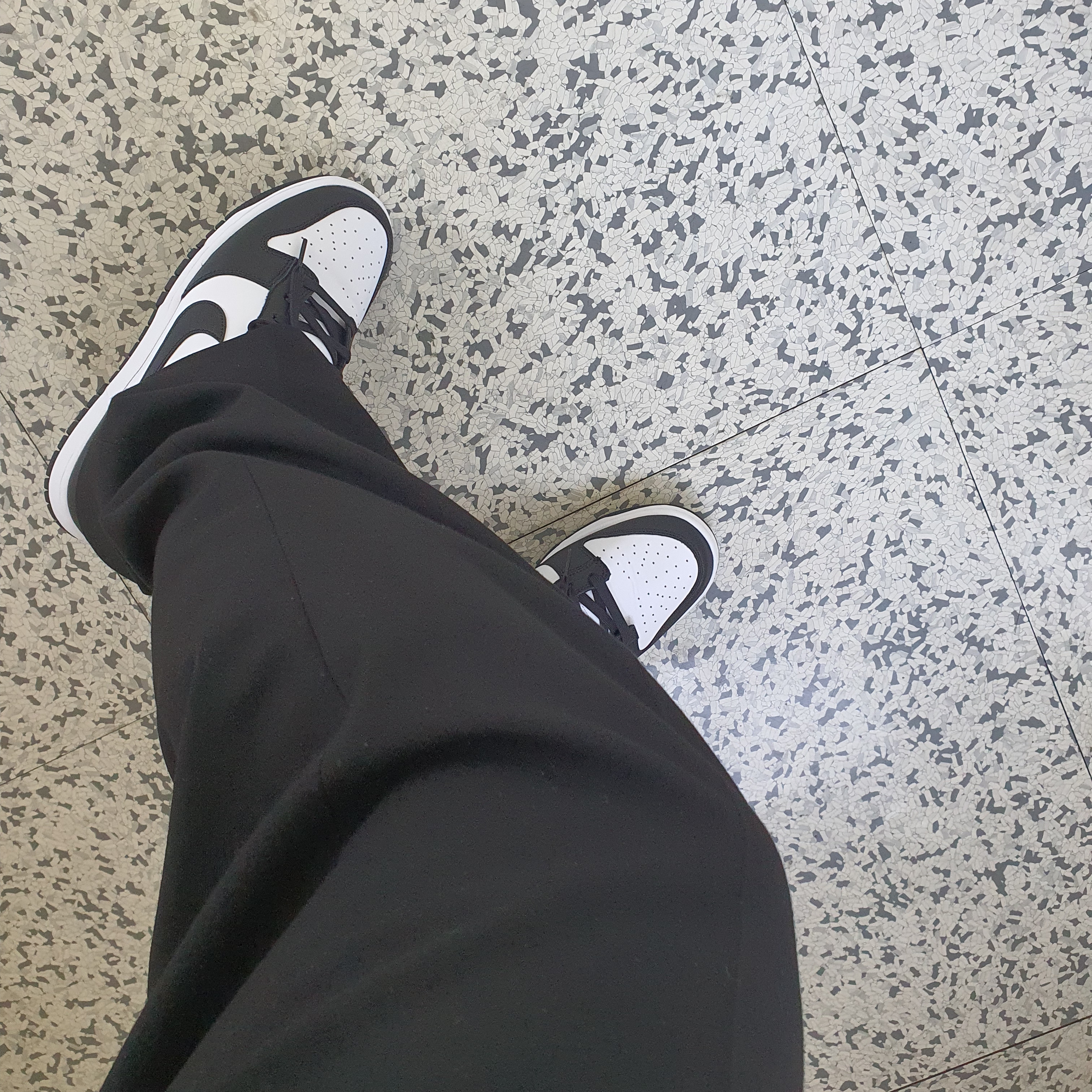 Nike Dunk Low Retro Black 착용 스타일 - 1