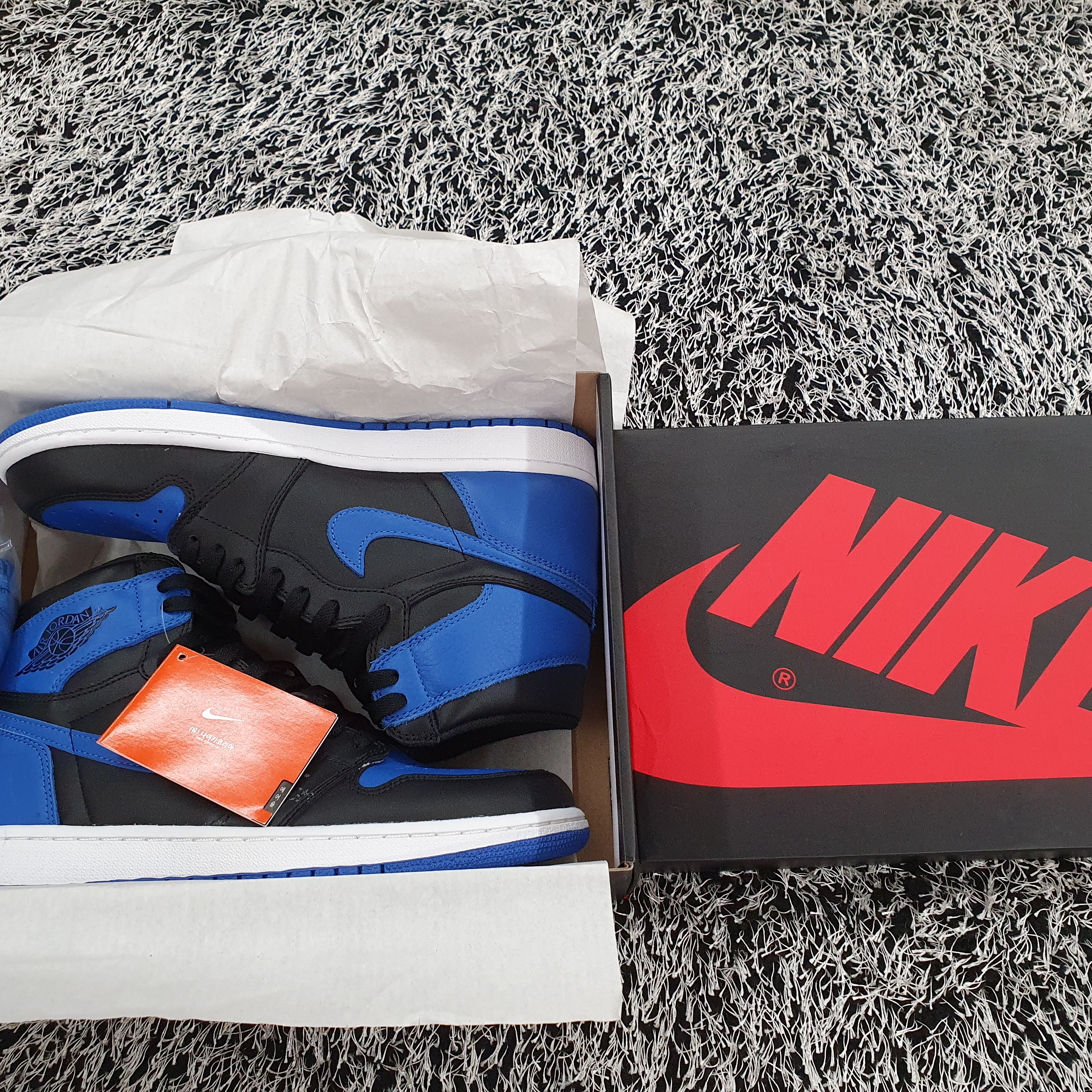 Nike x Off-White Air VaporMax V2 White, Jordan 1 Retro High OG Bred Toe 착용 스타일 - 5