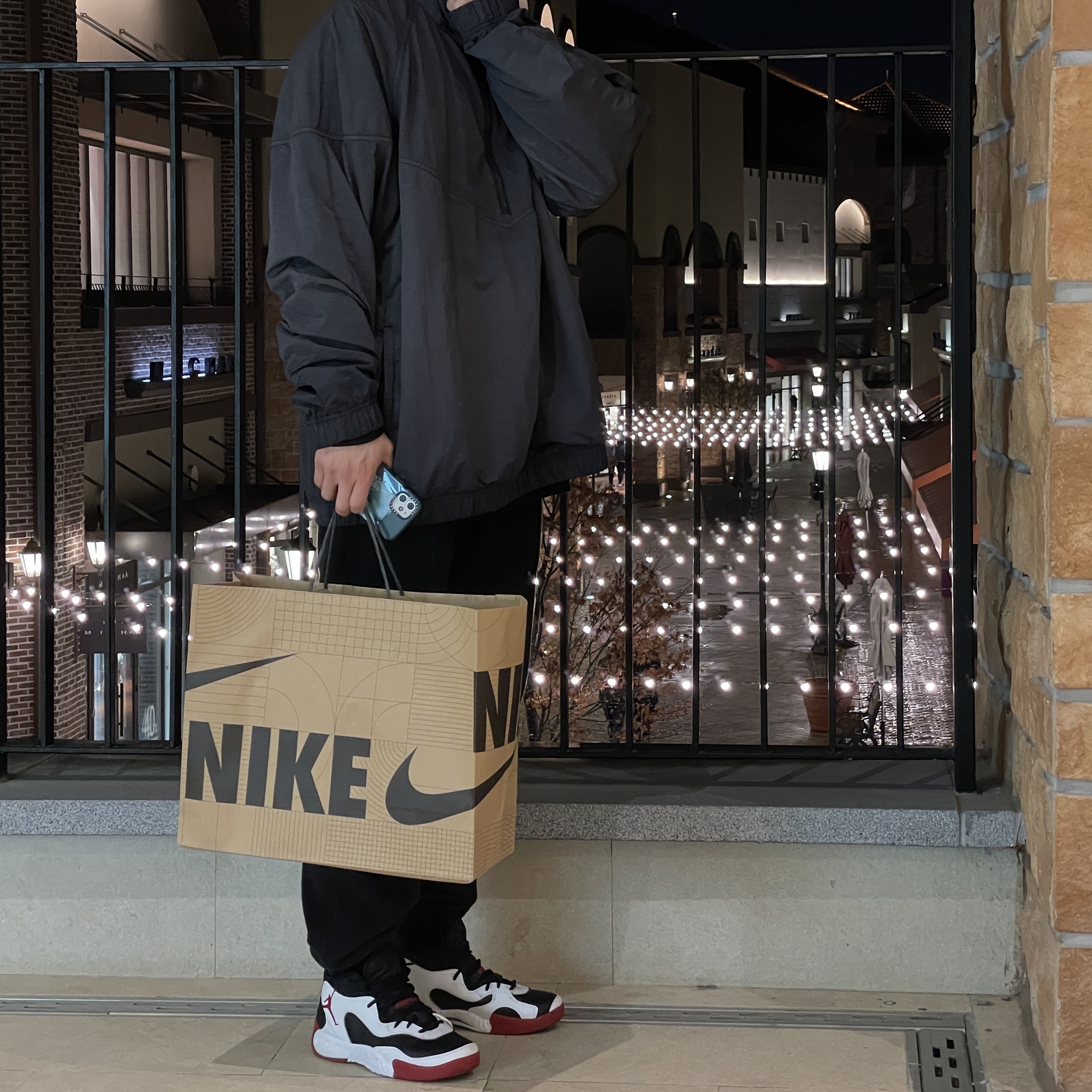 Nike x Stussy Windrunner Jacket Off Noir 착용 스타일