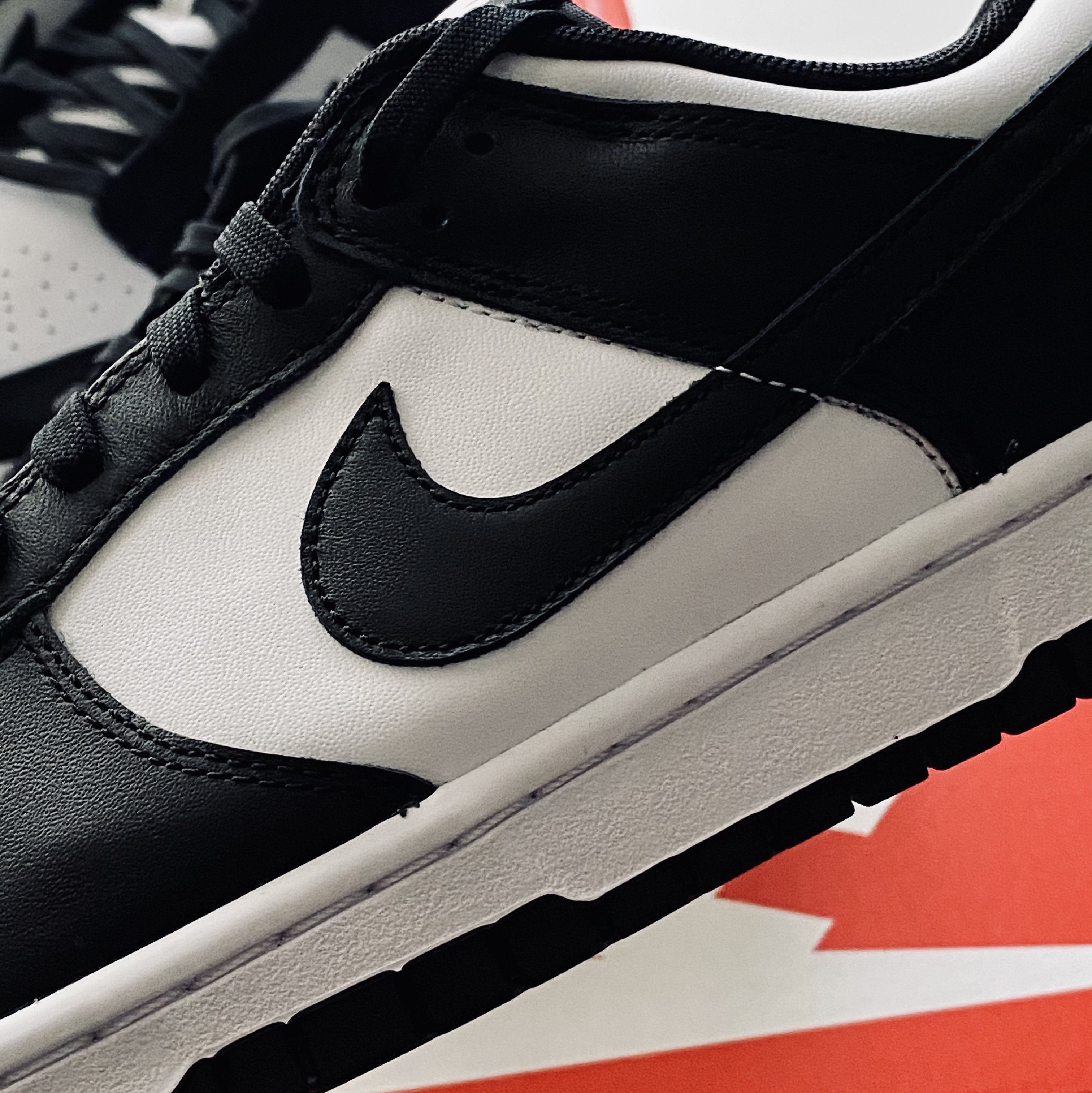 Nike Dunk Low Retro Black 착용 스타일 - 2