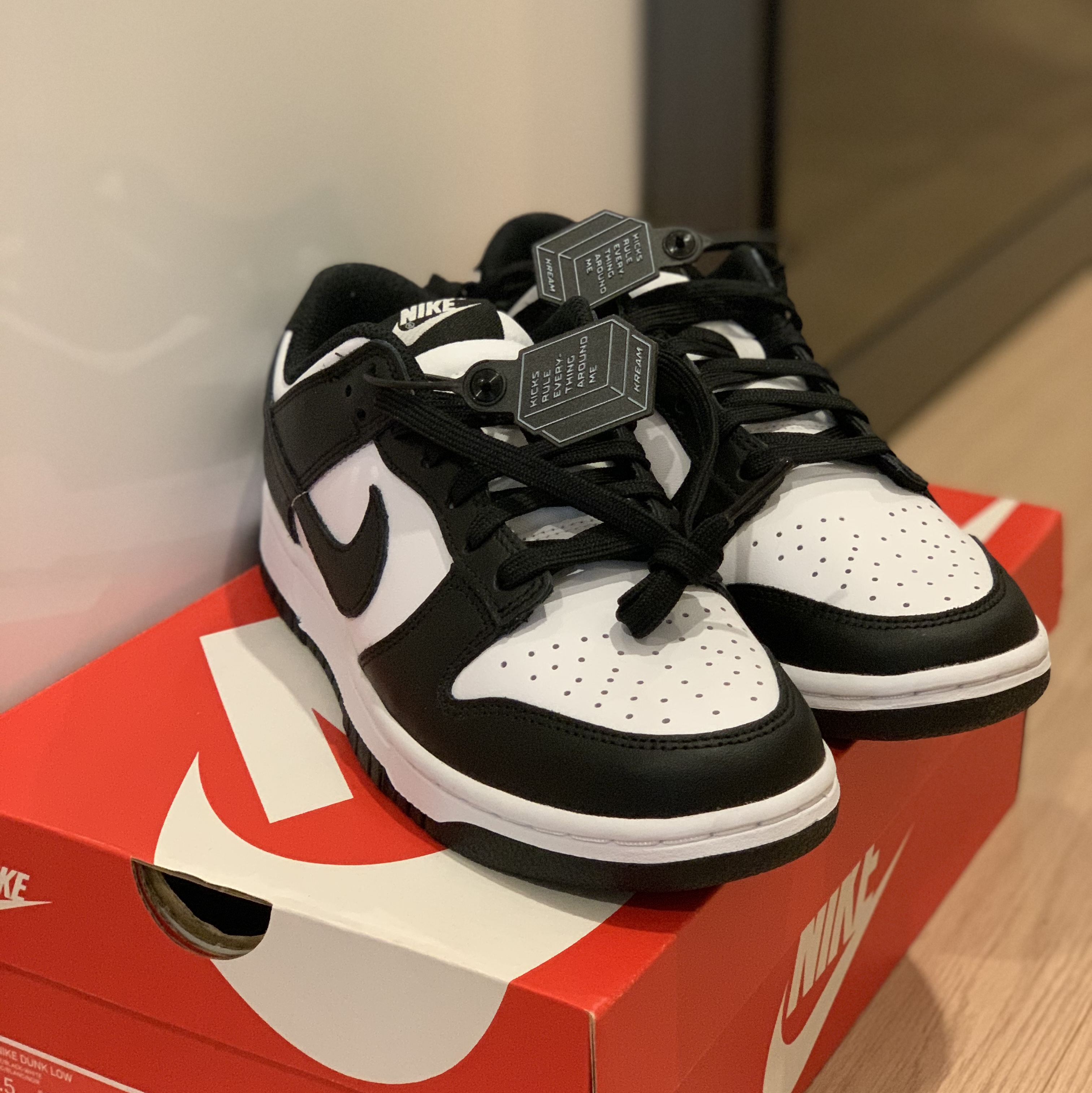 (W) Nike Dunk Low Black 착용 스타일
