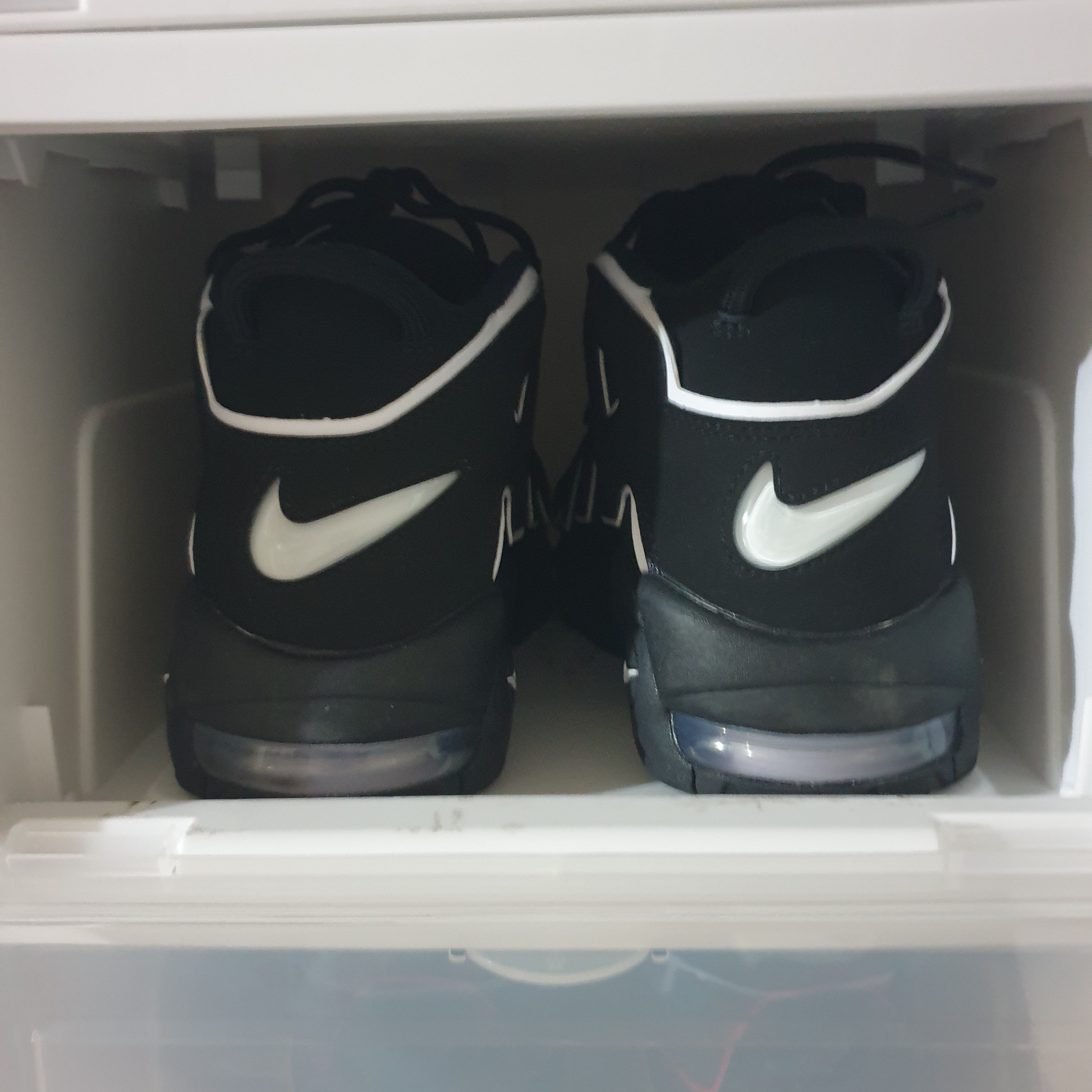Nike Air More Uptempo Black White 2020 착용 스타일 - 2