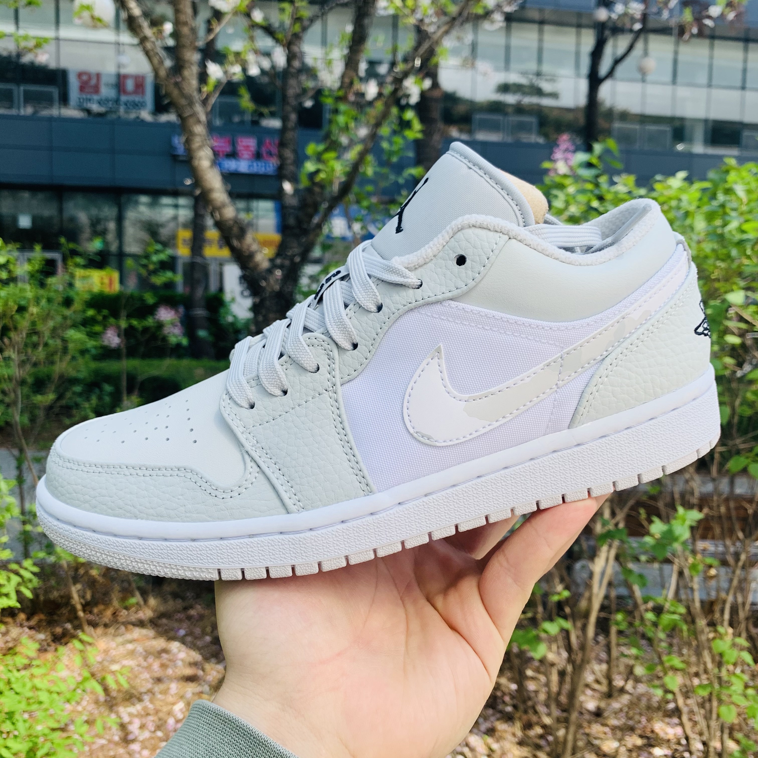 Jordan 1 Low White Camo 착용 스타일