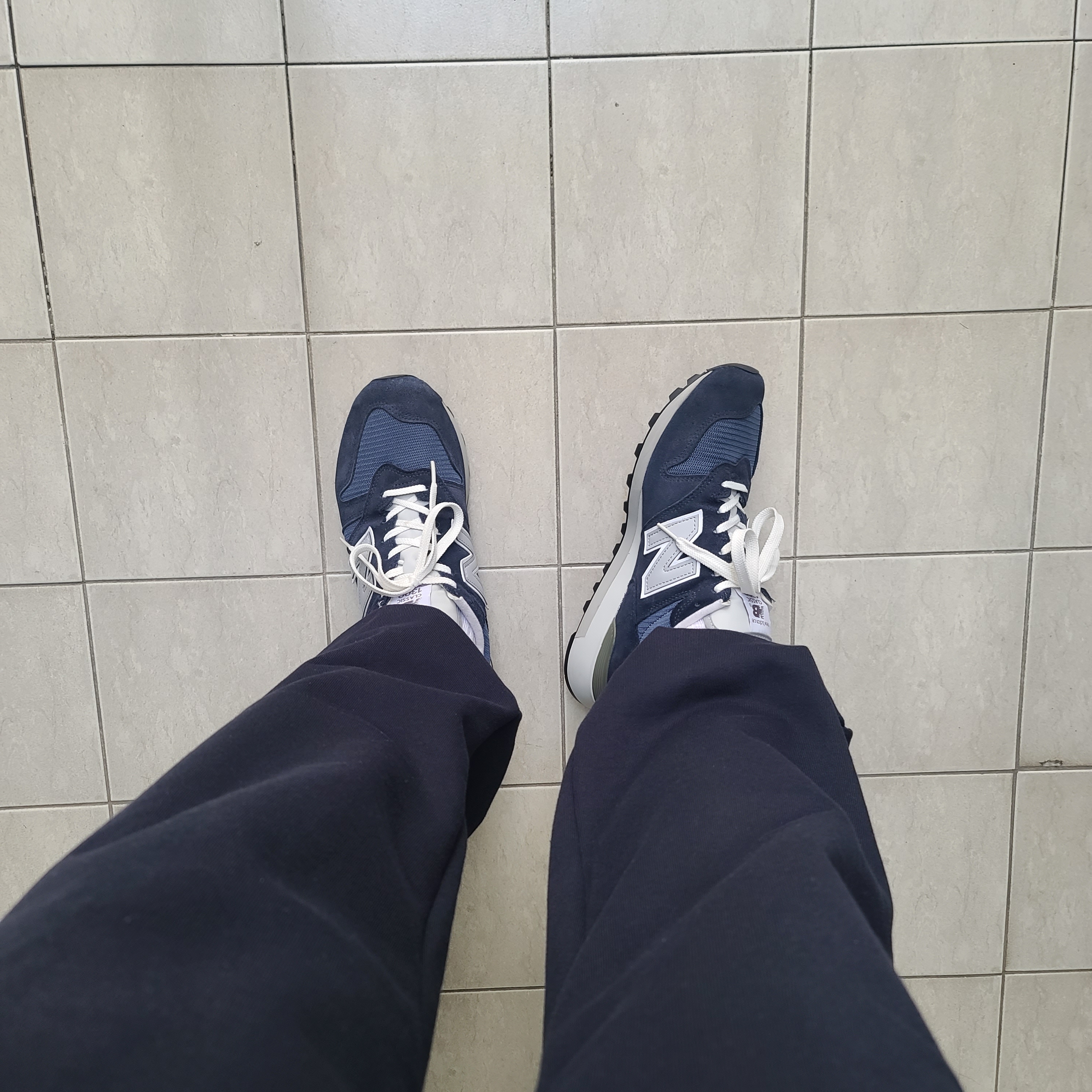 New Balance 1300 Made in USA Navy Grey 착용 스타일