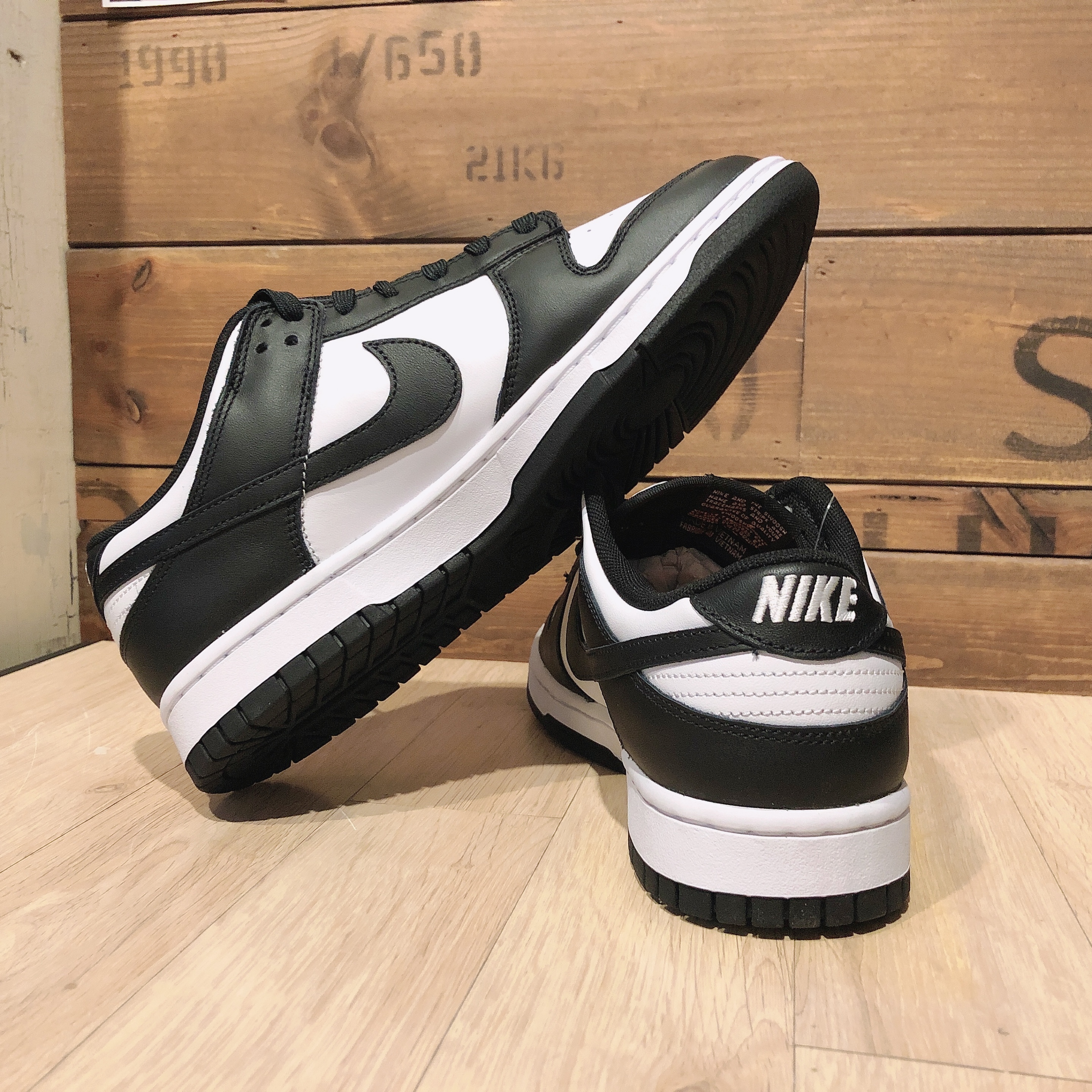 Nike Dunk Low Retro Black 착용 스타일 - 1