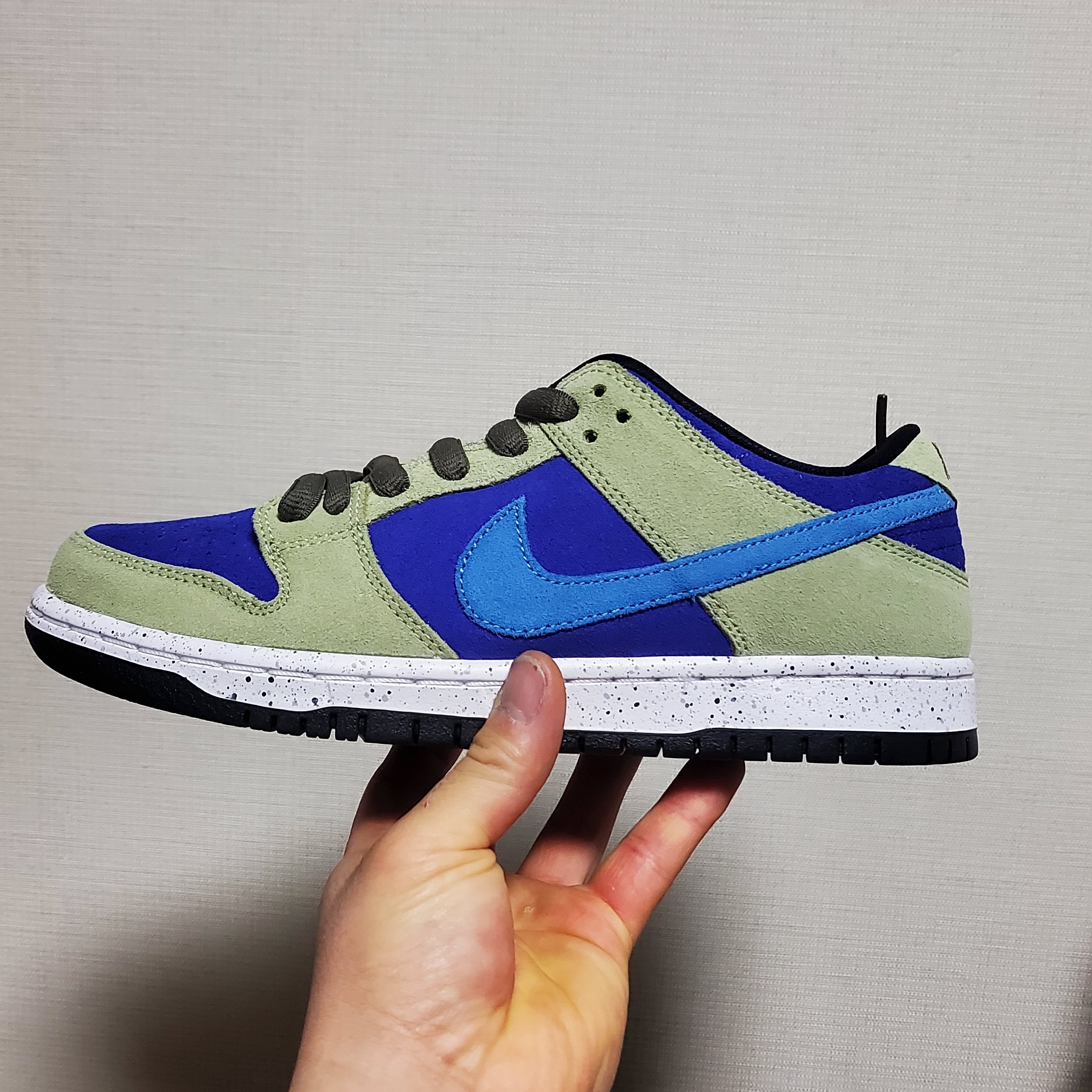Nike SB Dunk Low Pro Celadon 착용 스타일 - 2