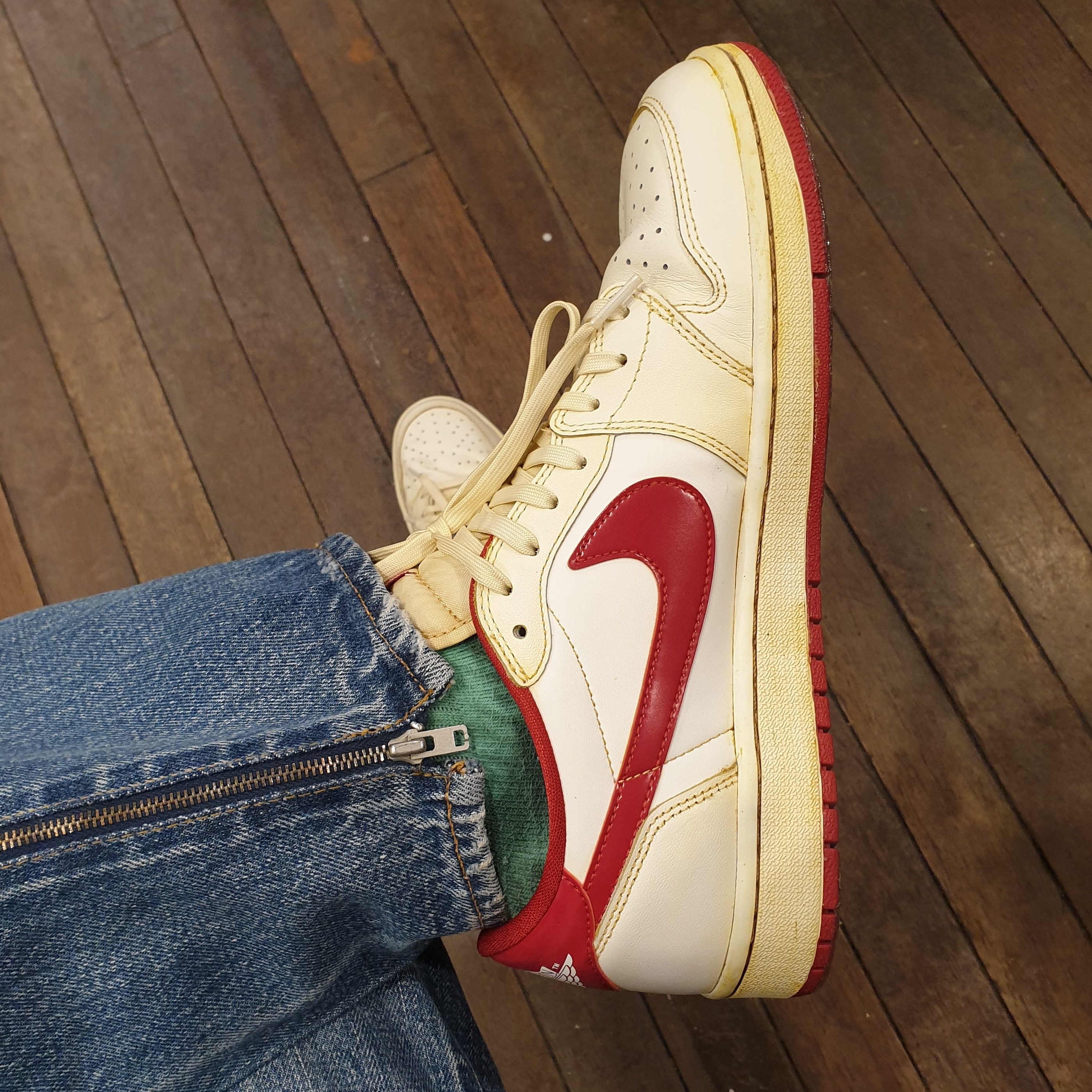 Jordan 1 Retro Metallic Red 2017 착용 스타일 - 2