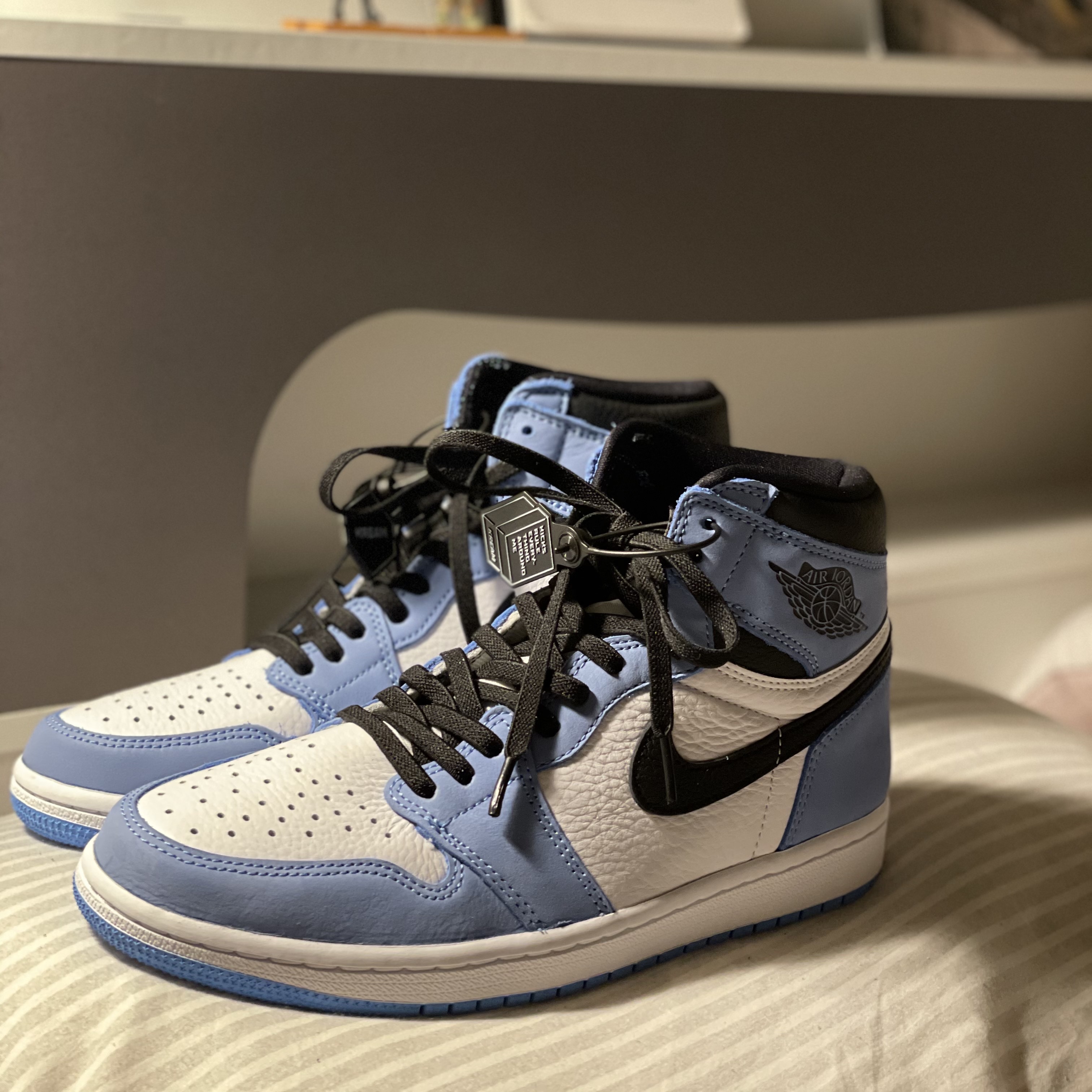 Jordan 1 Retro High OG University Blue 착용 스타일