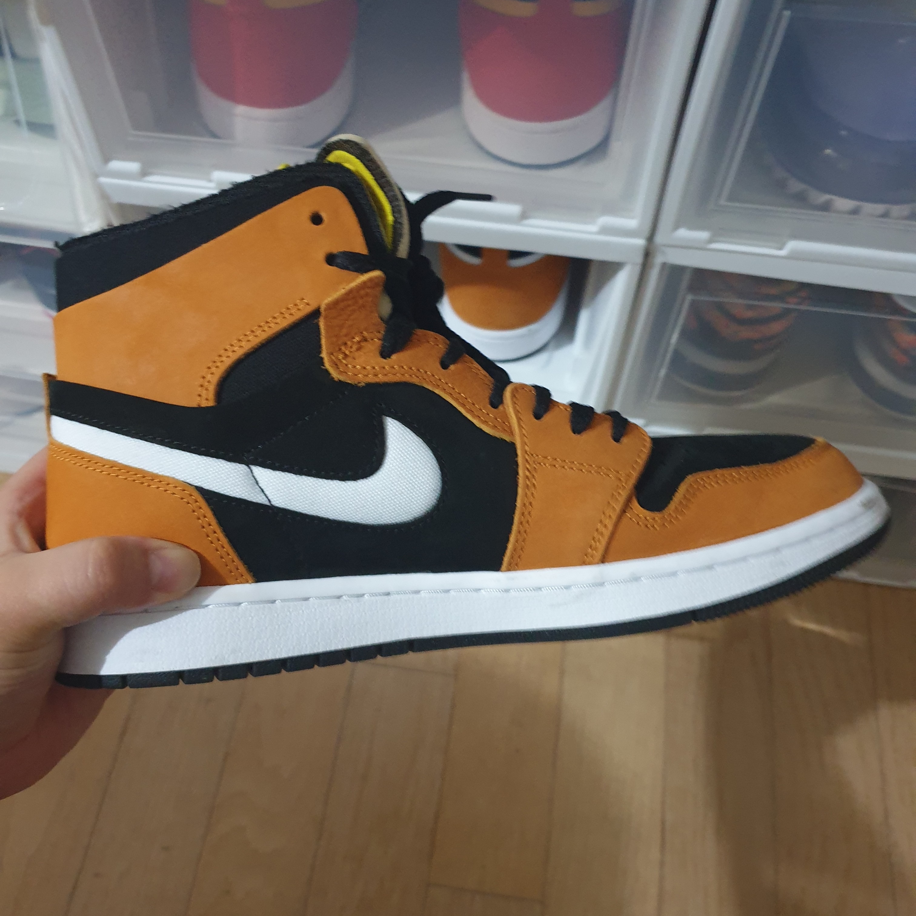 Jordan 1 Zoom Air CMFT Monarch Orange 착용 스타일 - 1