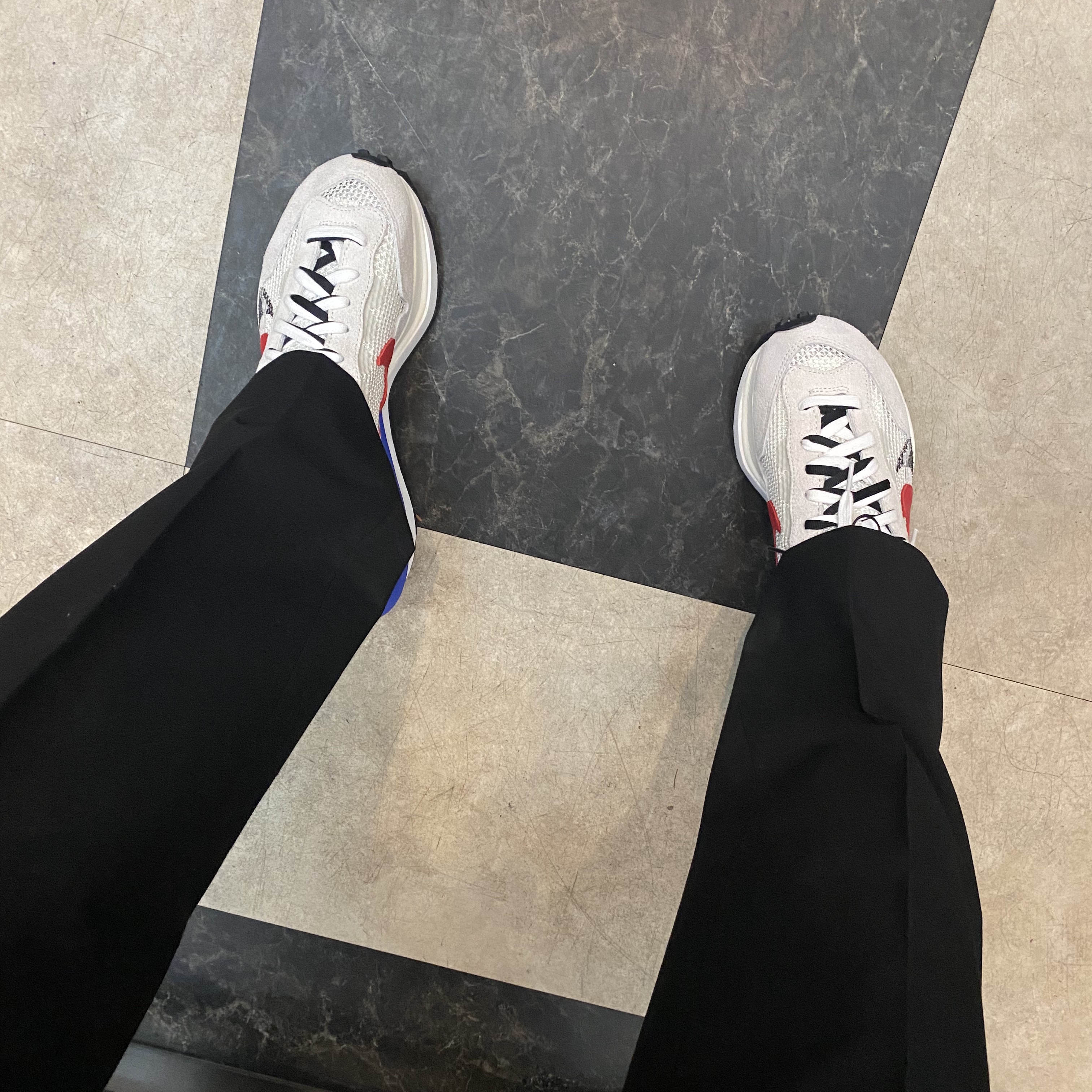 Nike x Sacai VaporWaffle Royal Fuchsia 착용 스타일