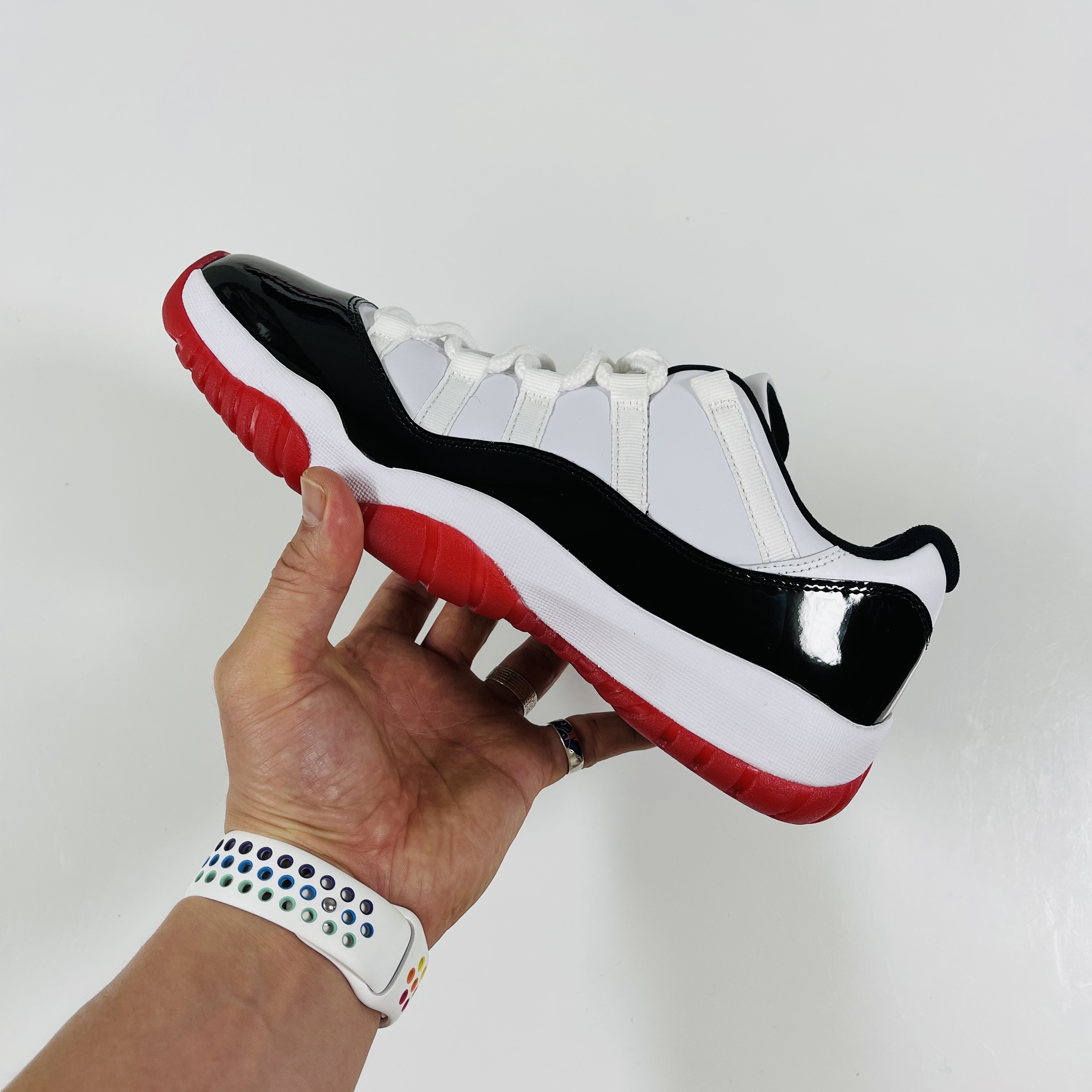 Jordan 11 Retro Low Concord Bred 착용 스타일 - 1