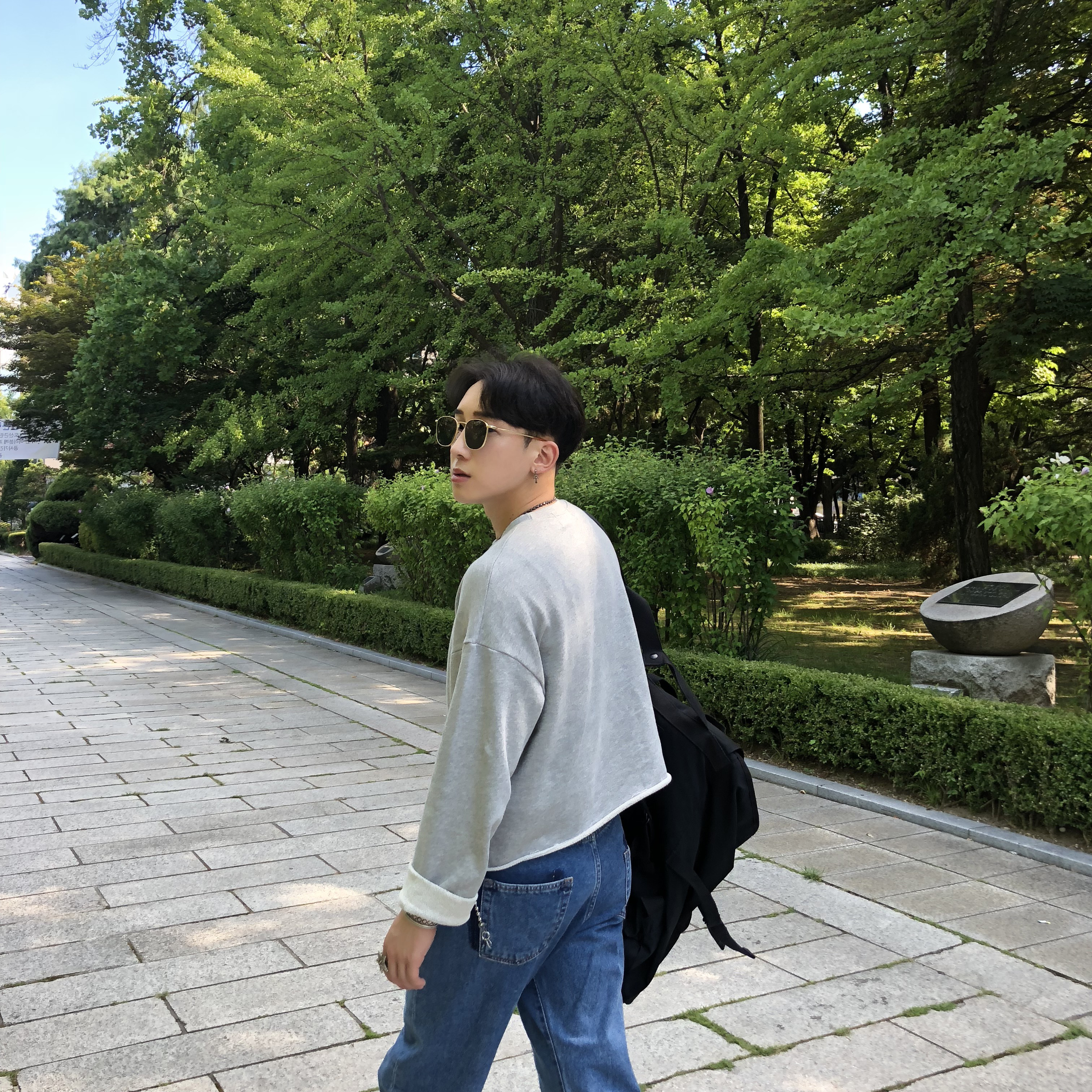 Balenciaga Triple S Trainer Grey 2018 착용 스타일 - 3