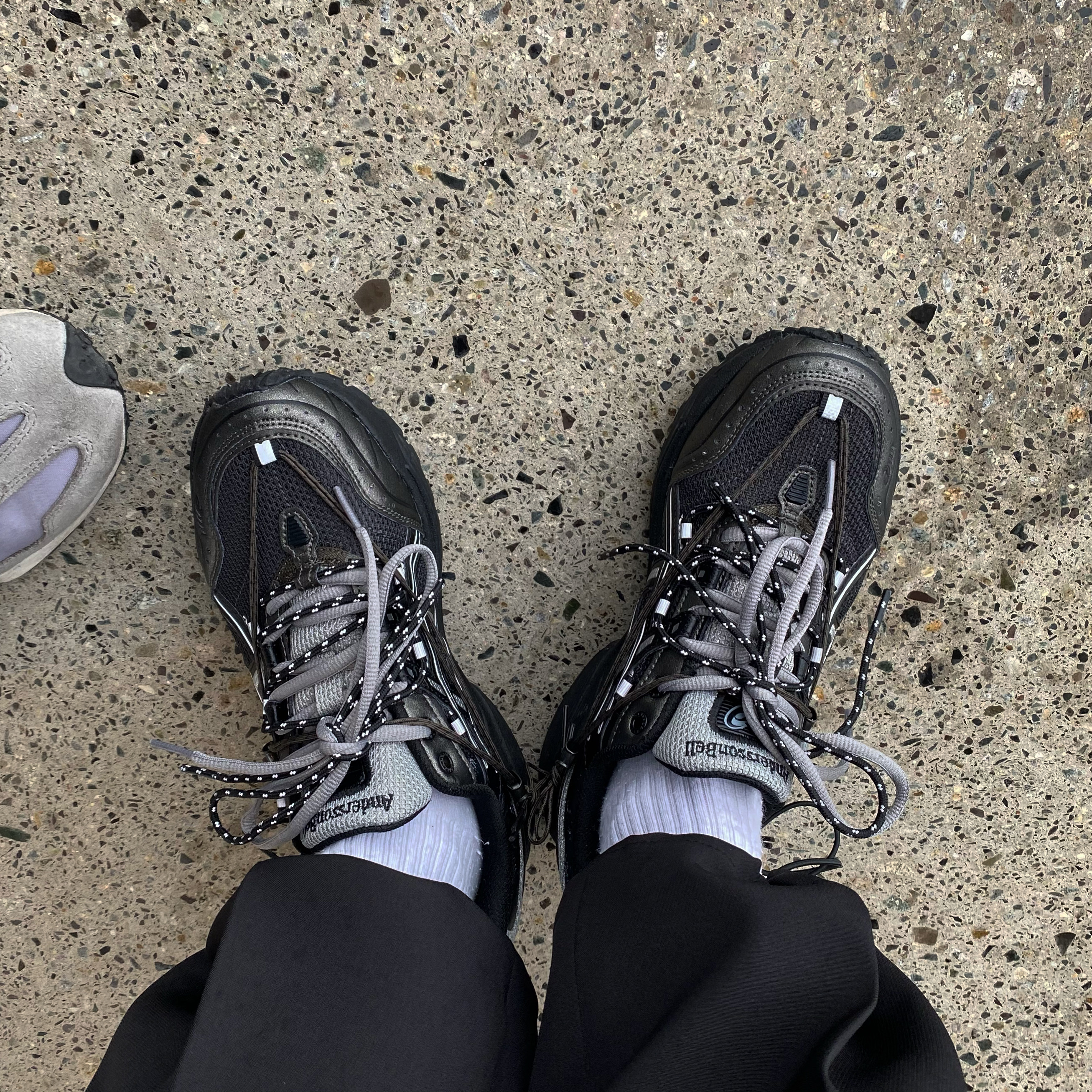 Asics x Andersson Bell Gel-1090 Black Silver 착용 스타일 - 2