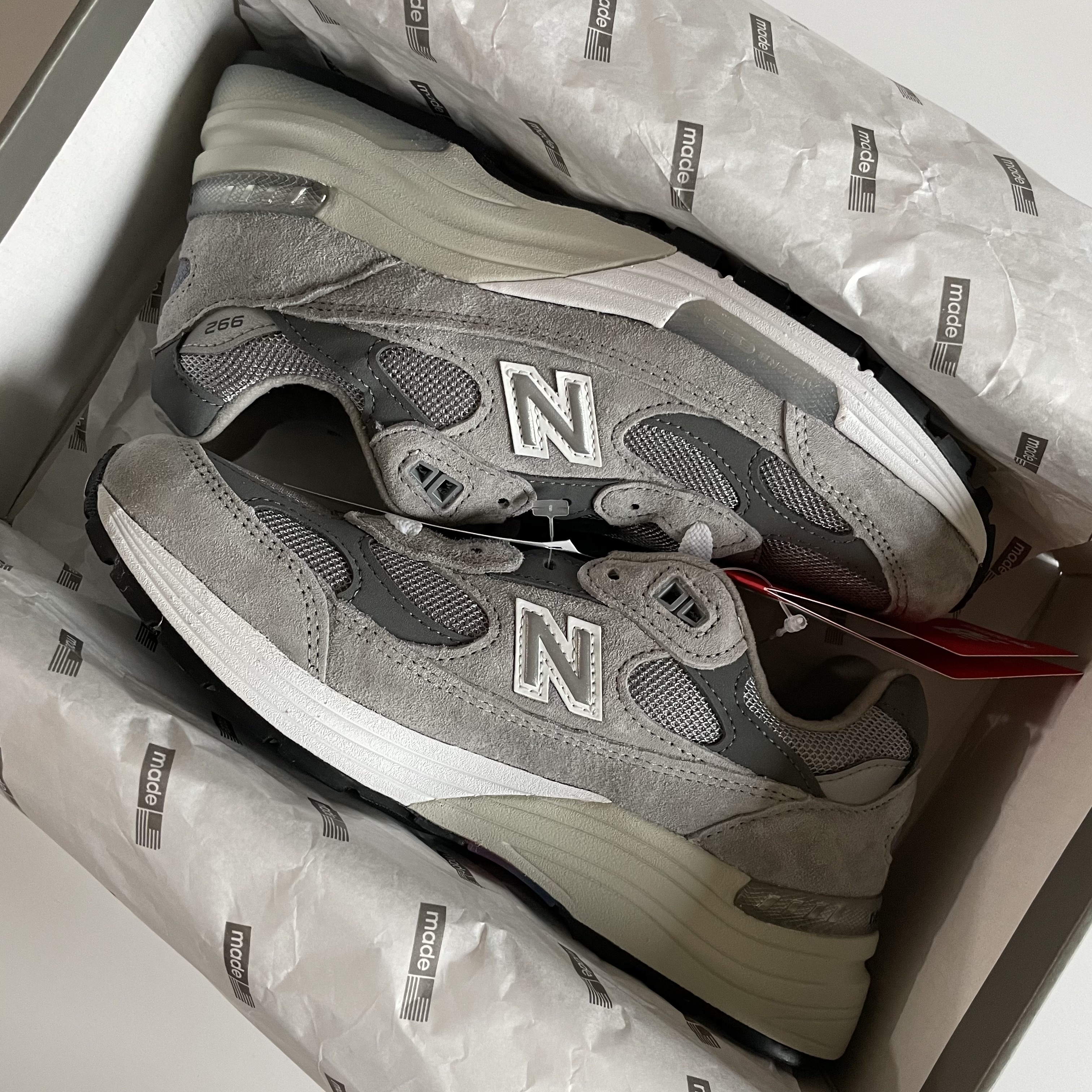 New Balance 992 Made in USA Grey - D Standard 착용 스타일