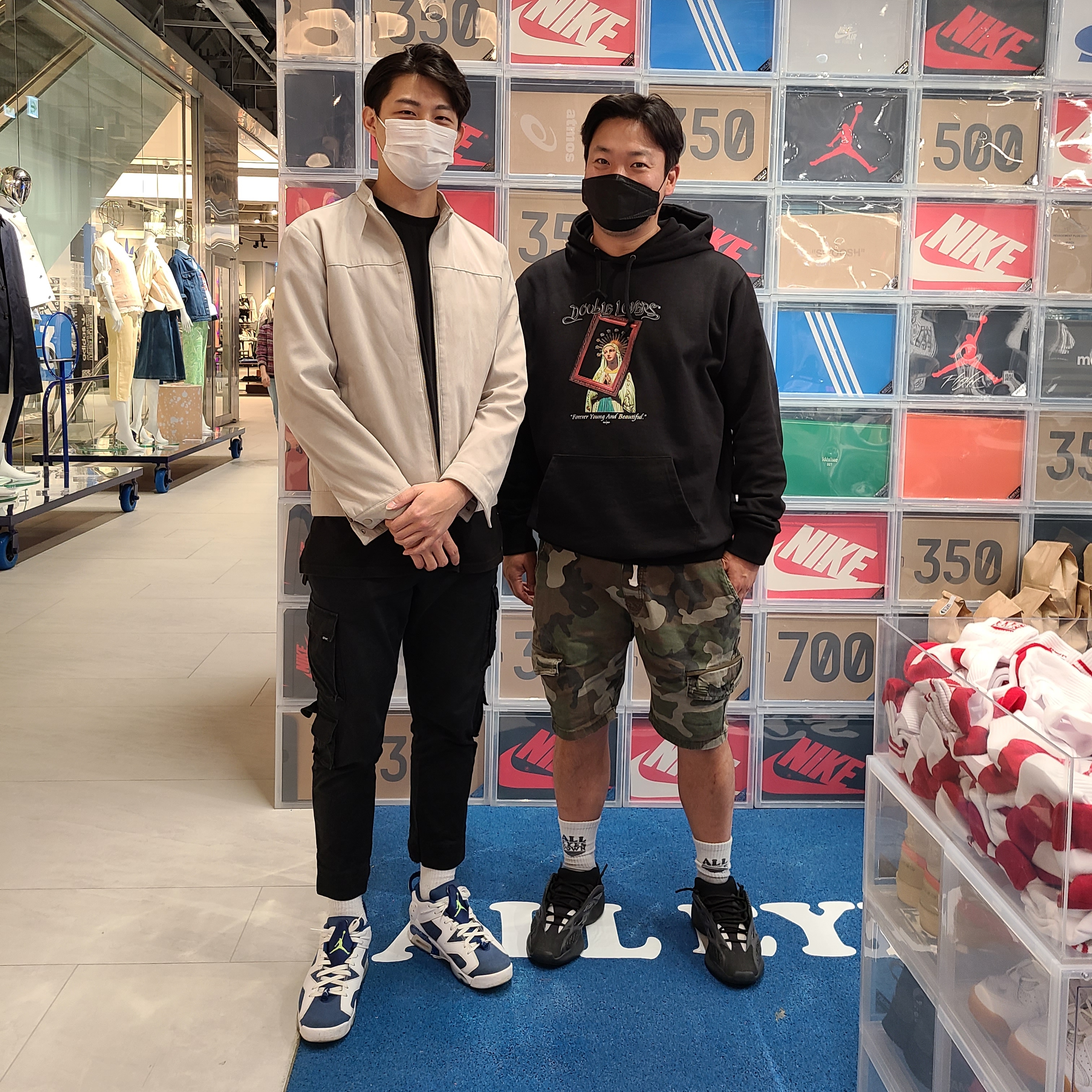 Jordan 6 Retro Low Ghost Green, Adidas Yeezy Boost 700 V2 Vanta 2019 착용 스타일