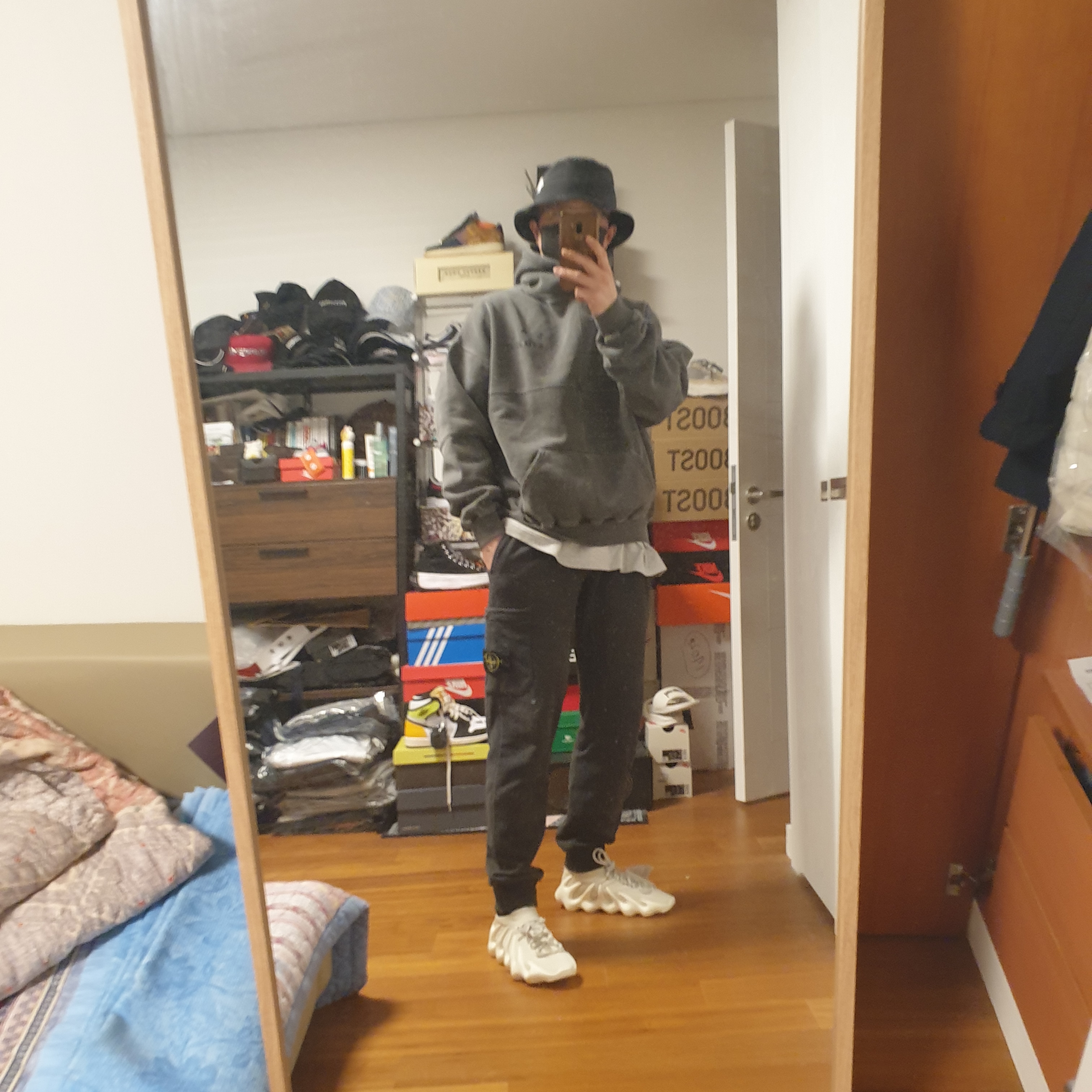 Nike x Stussy Bucket Hat Black, IAB Studio Blocked Pigment Hoodie Black 착용 스타일 - 1