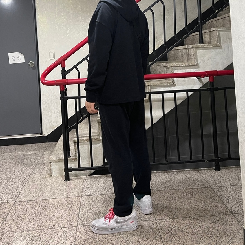 Nike x Supreme Air Force 1 Low White 착용 스타일